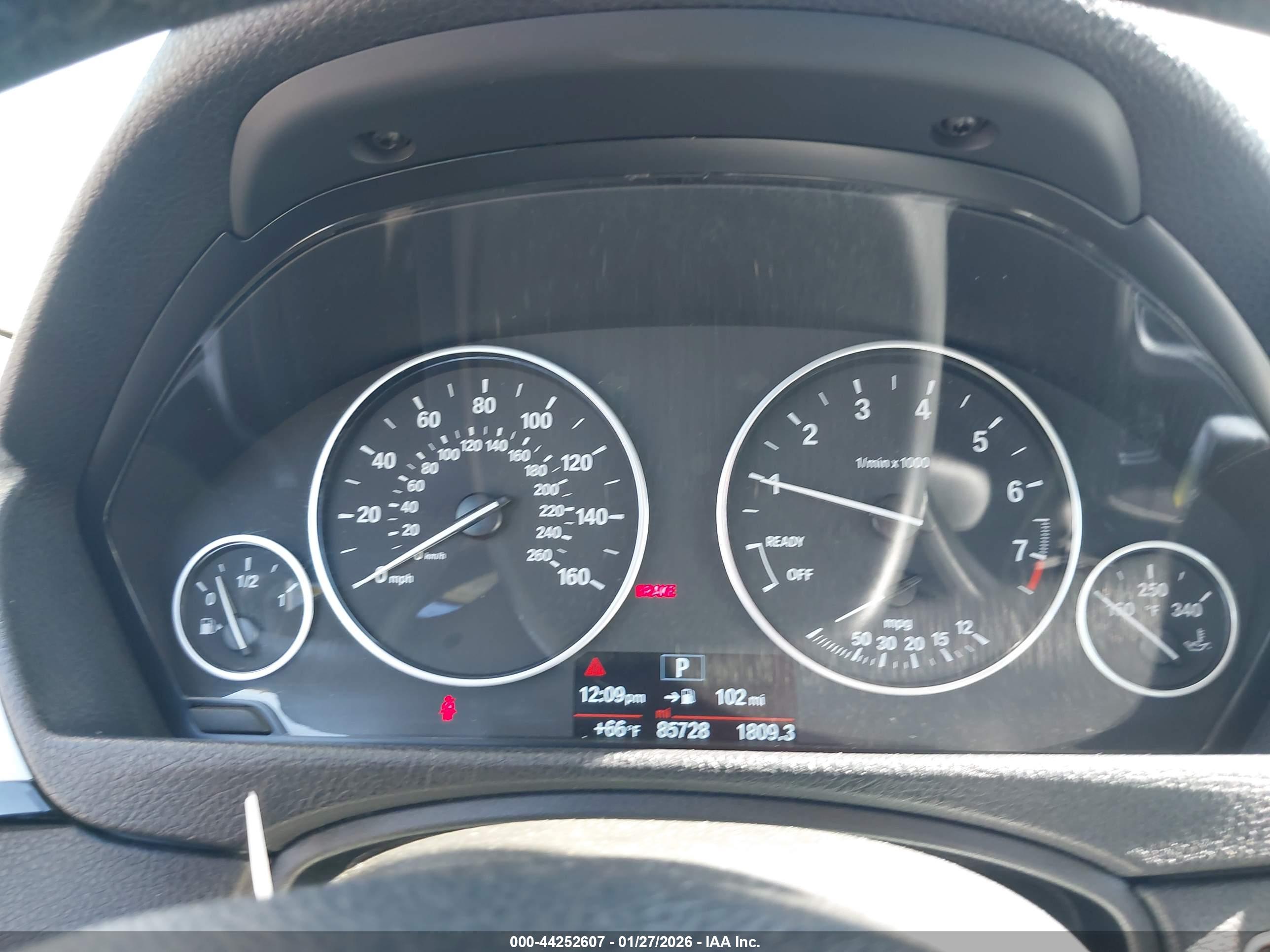 BMW 320I image 7