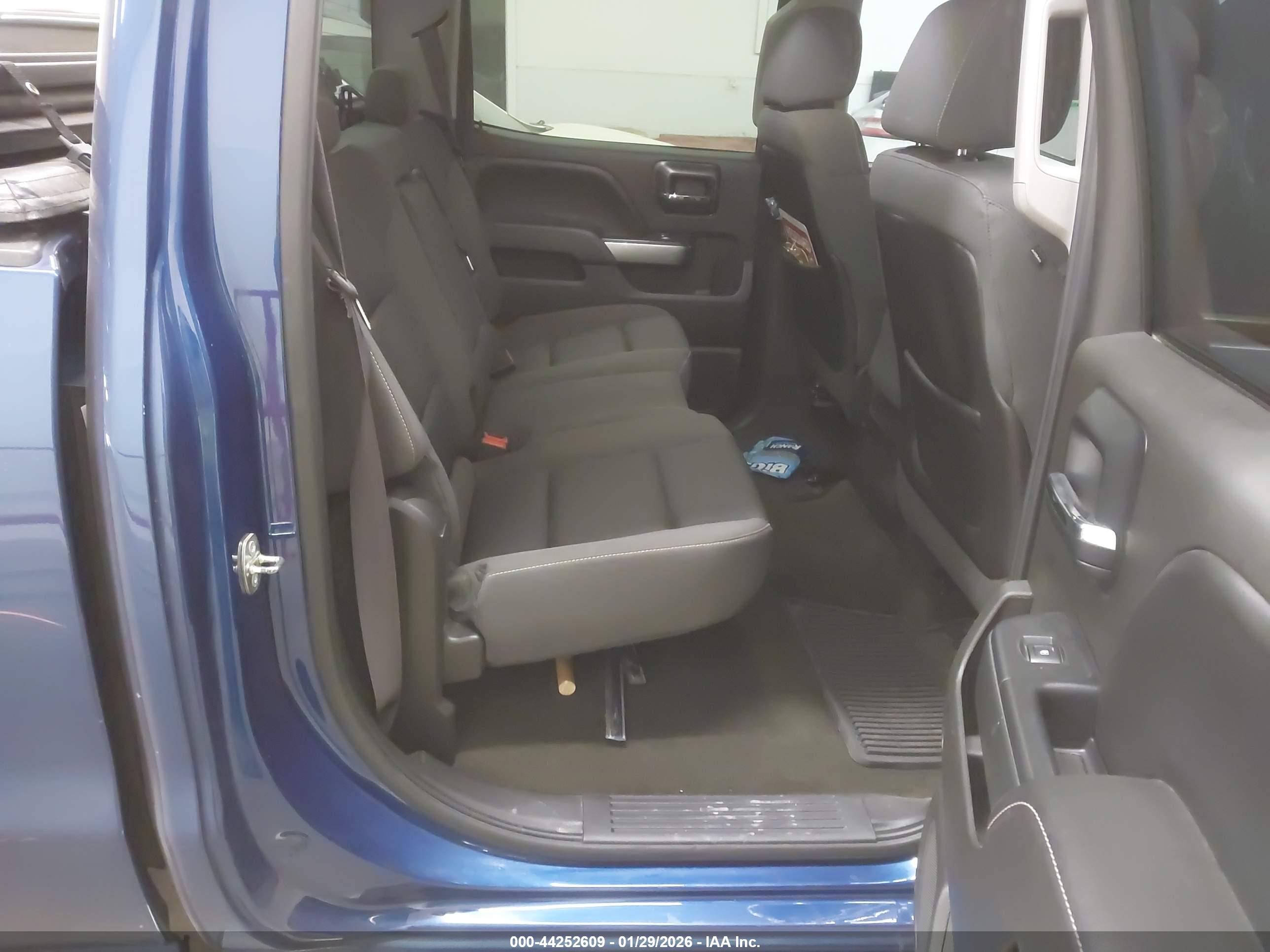 CHEVROLET SILVERADO image 8