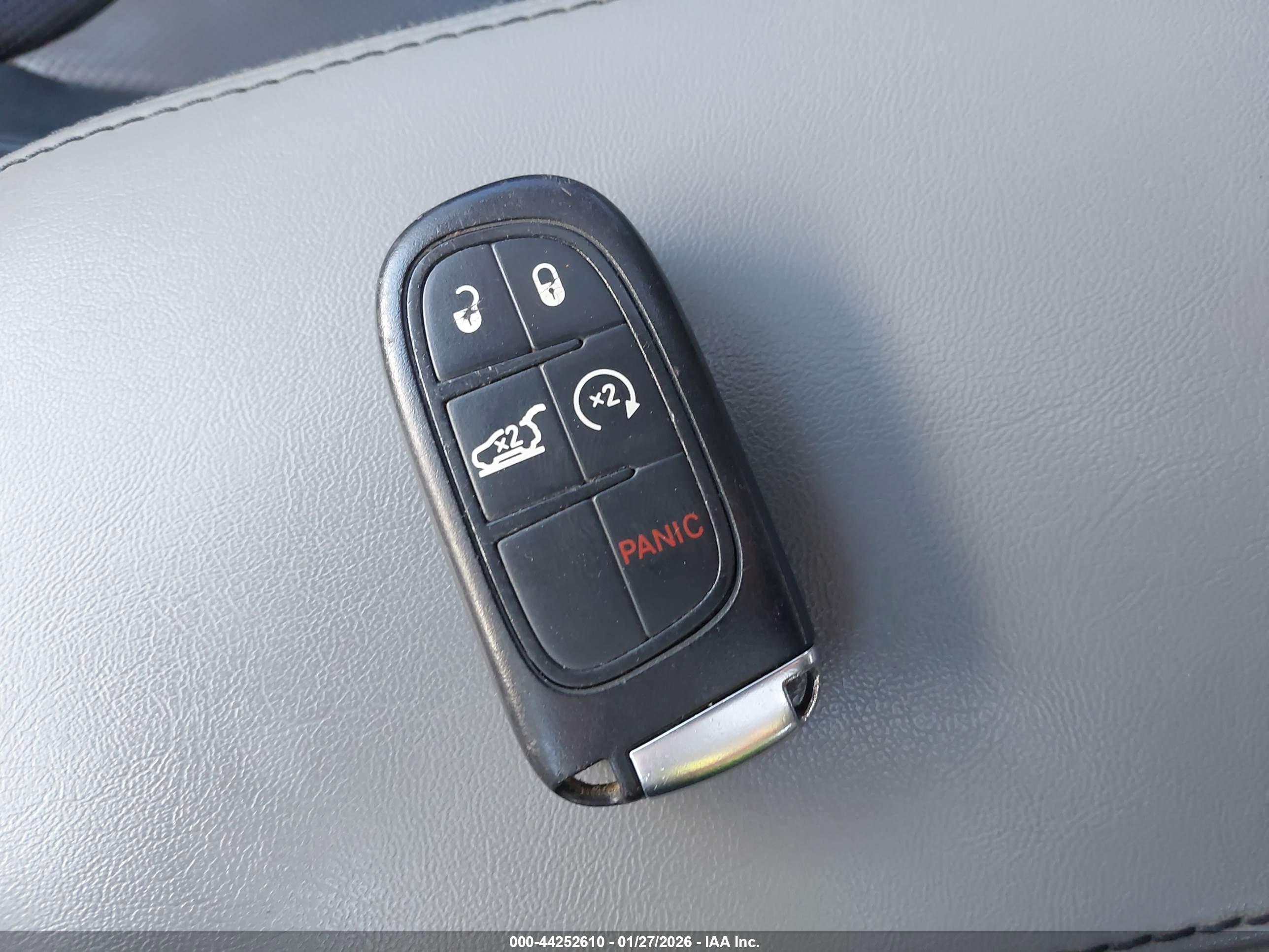 JEEP CHEROKEE image 11