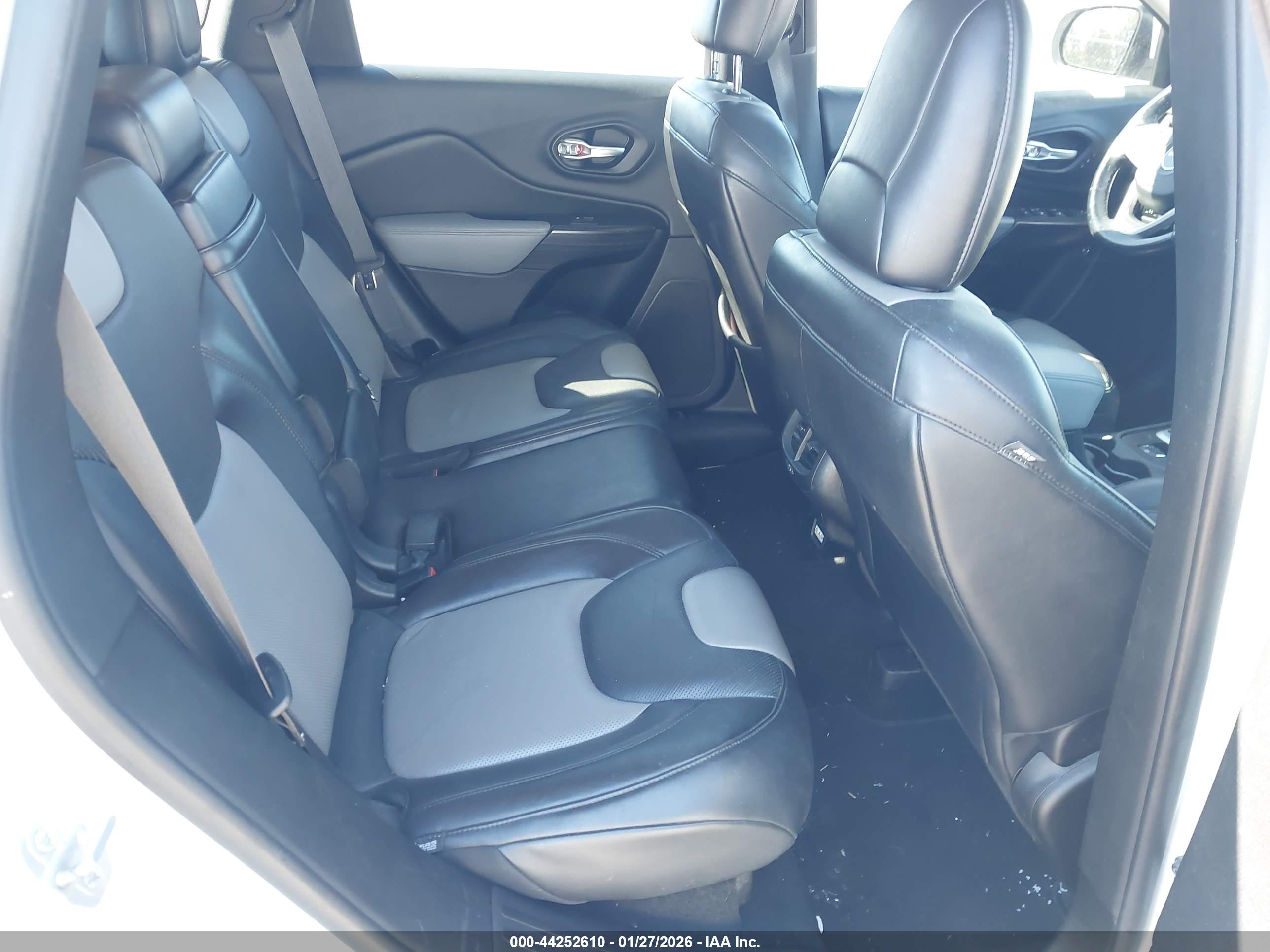 JEEP CHEROKEE image 8