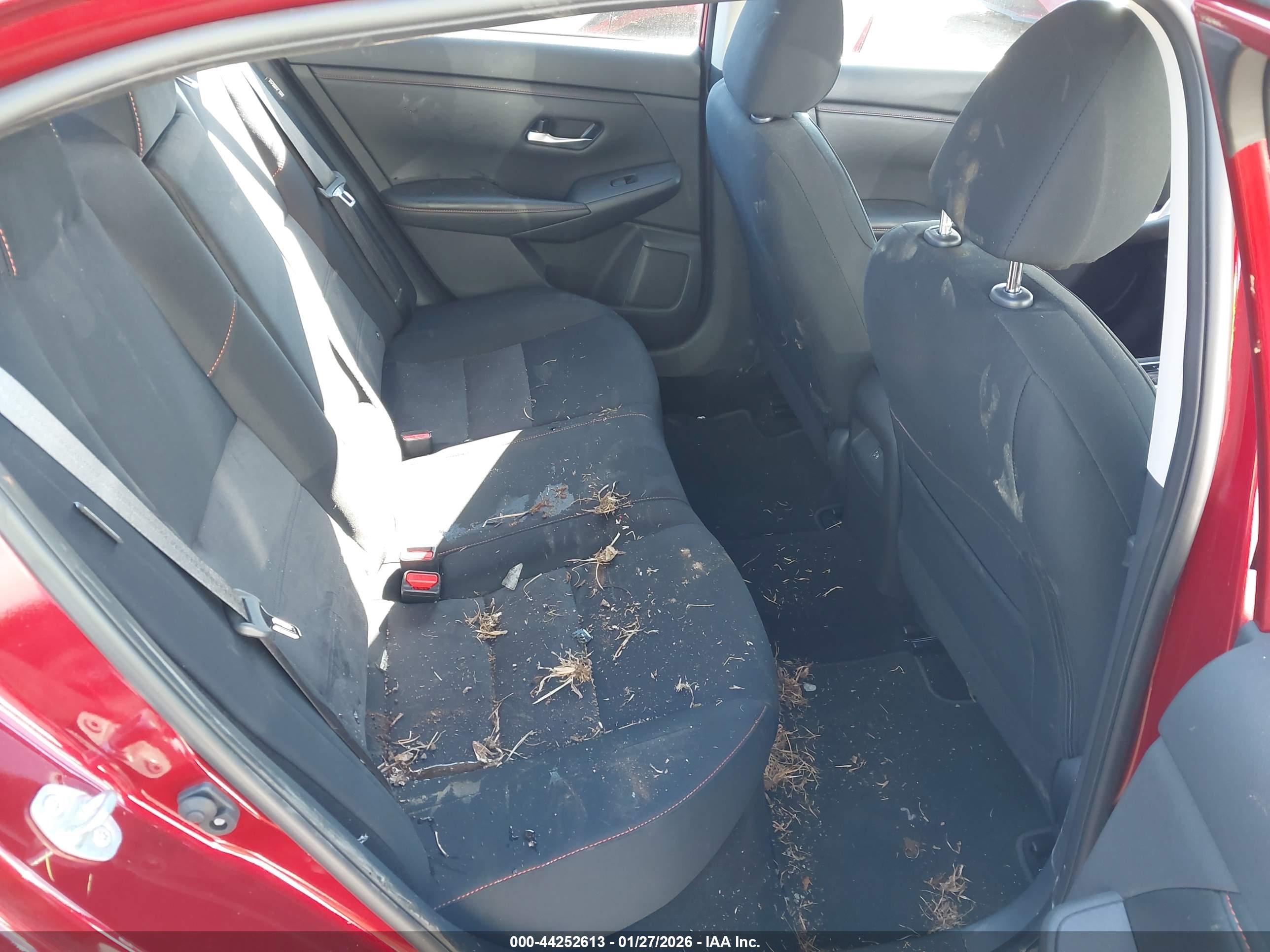 NISSAN SENTRA image 8