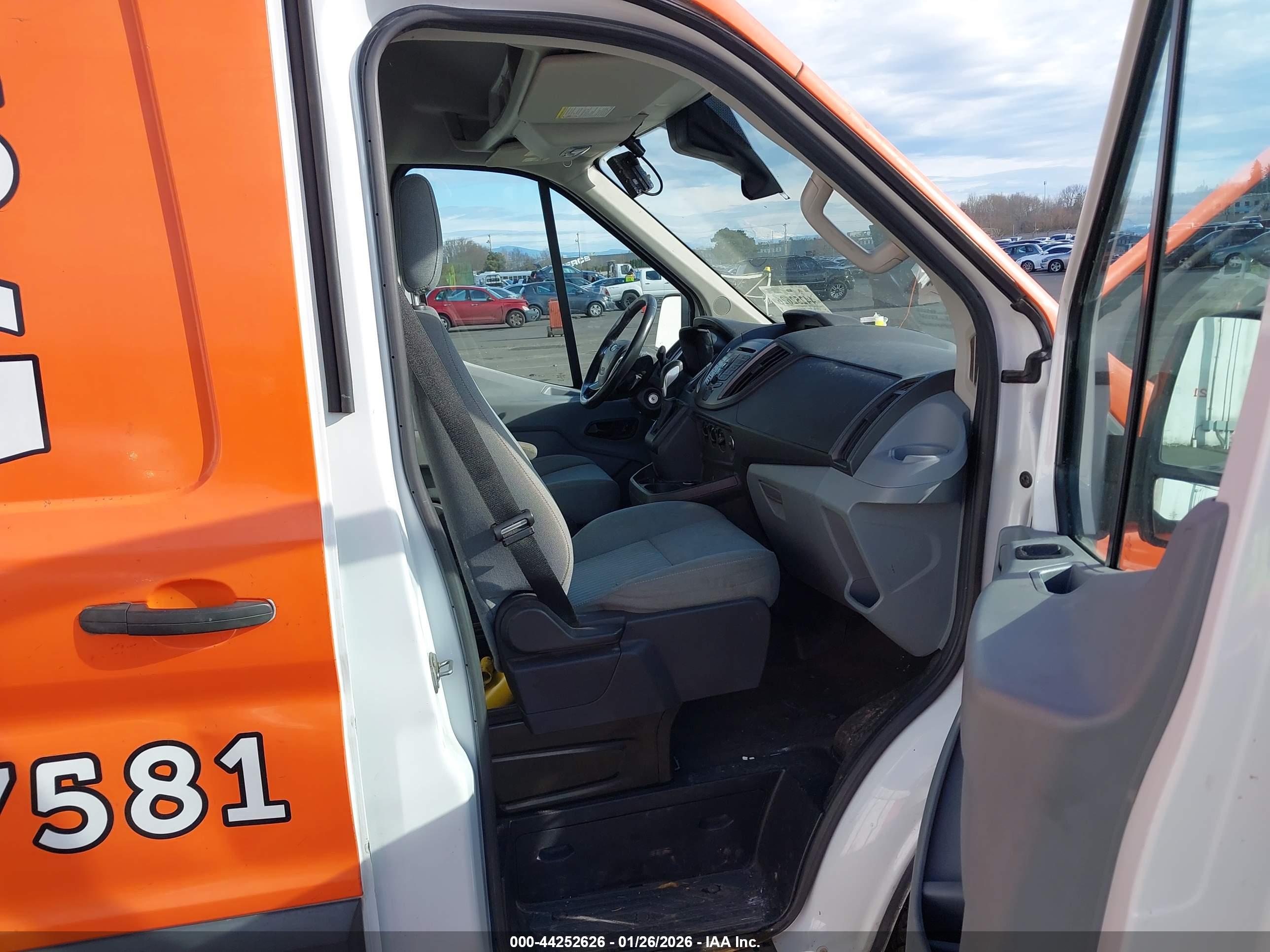 FORD TRANSIT-350 image 5