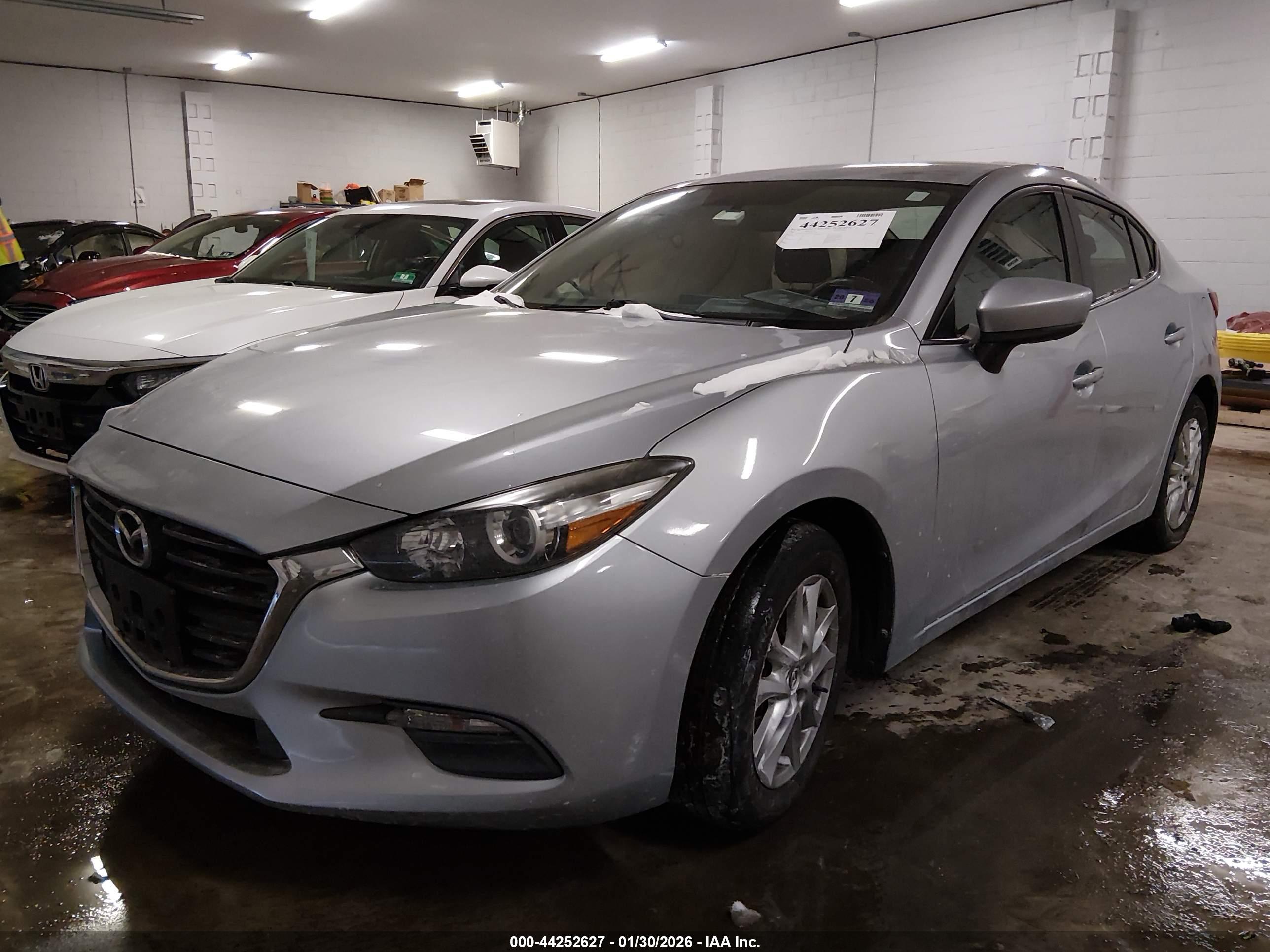 MAZDA MAZDA3 image 2