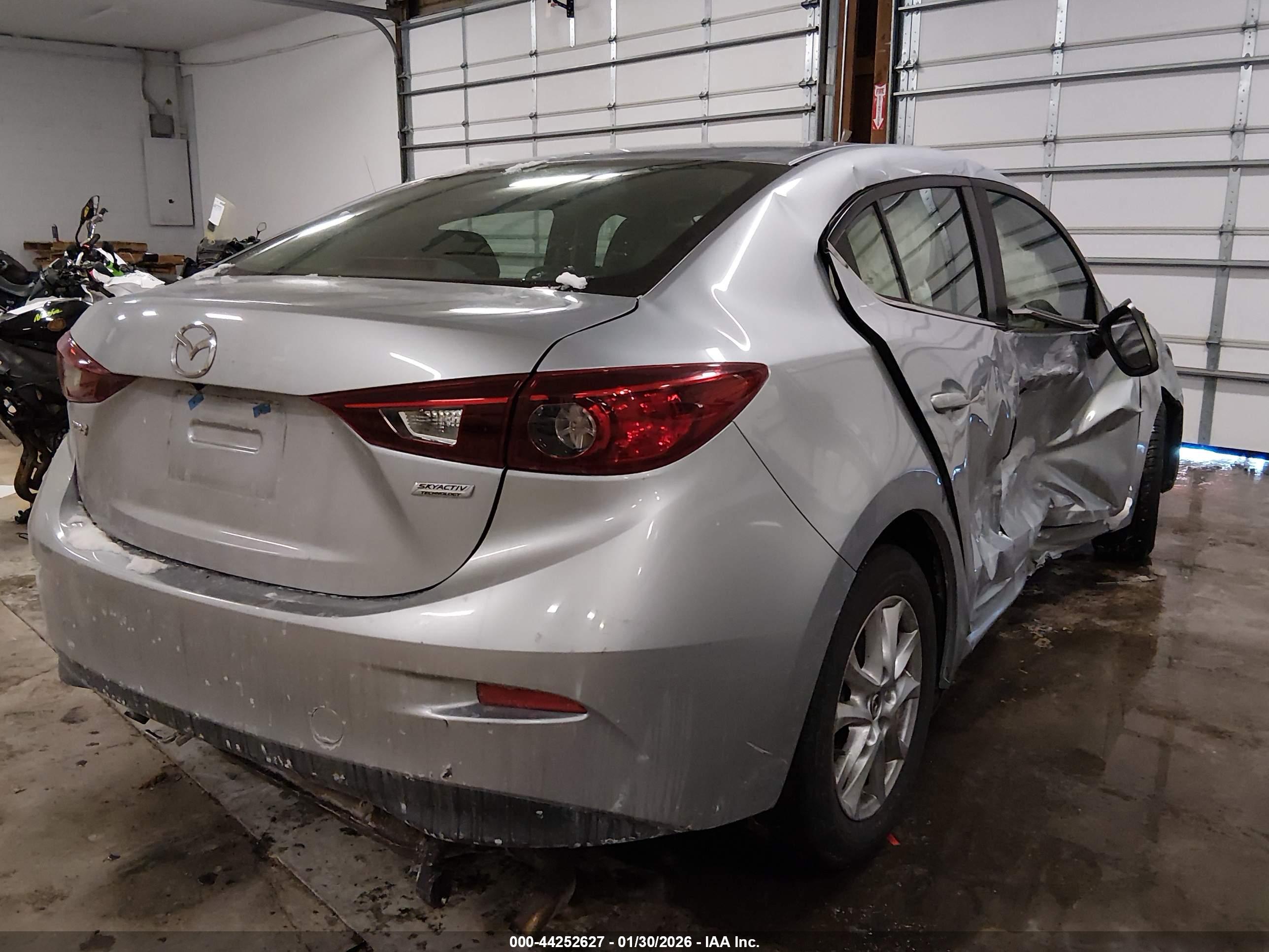 MAZDA MAZDA3 image 4