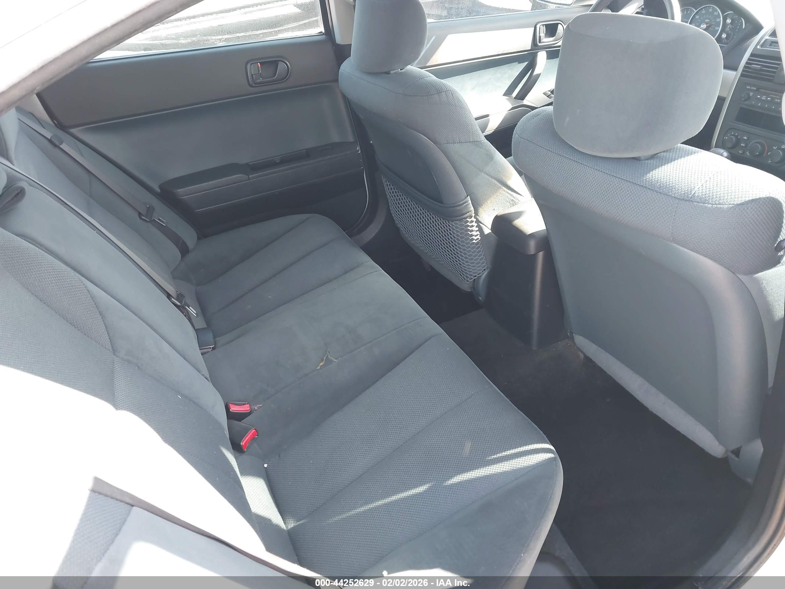 MITSUBISHI GALANT image 8