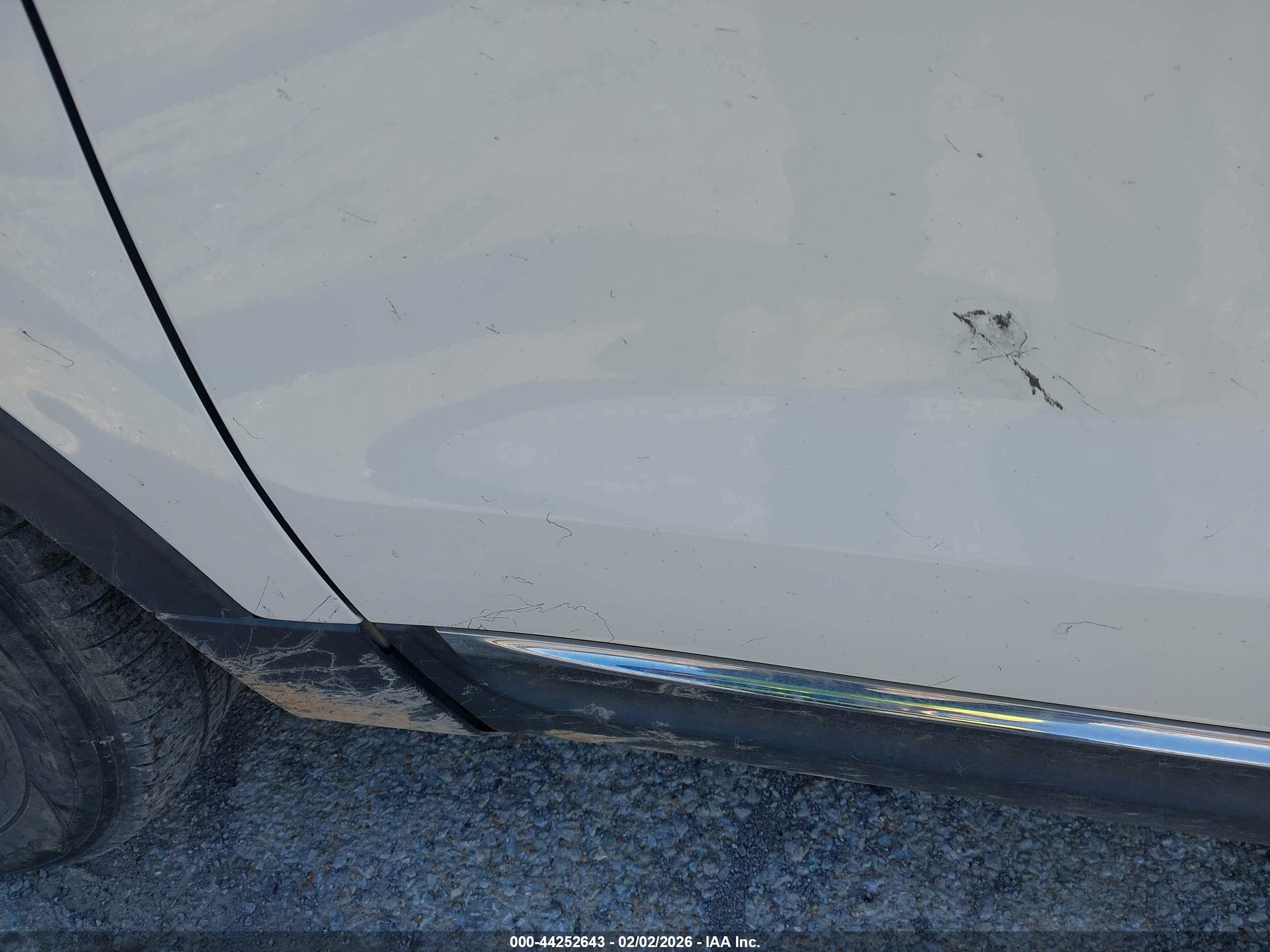 FORD EXPLORER image 6