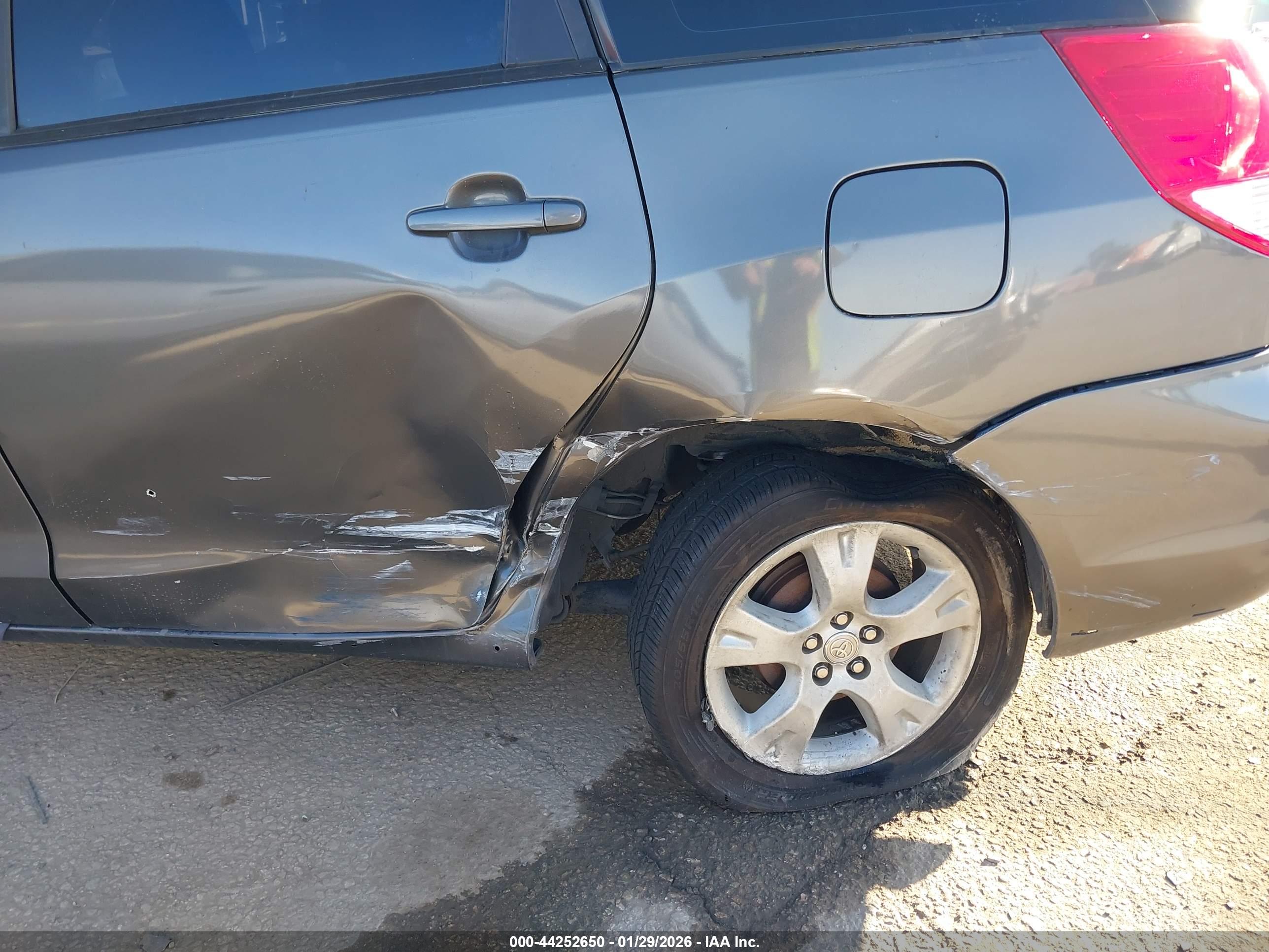 TOYOTA MATRIX image 6