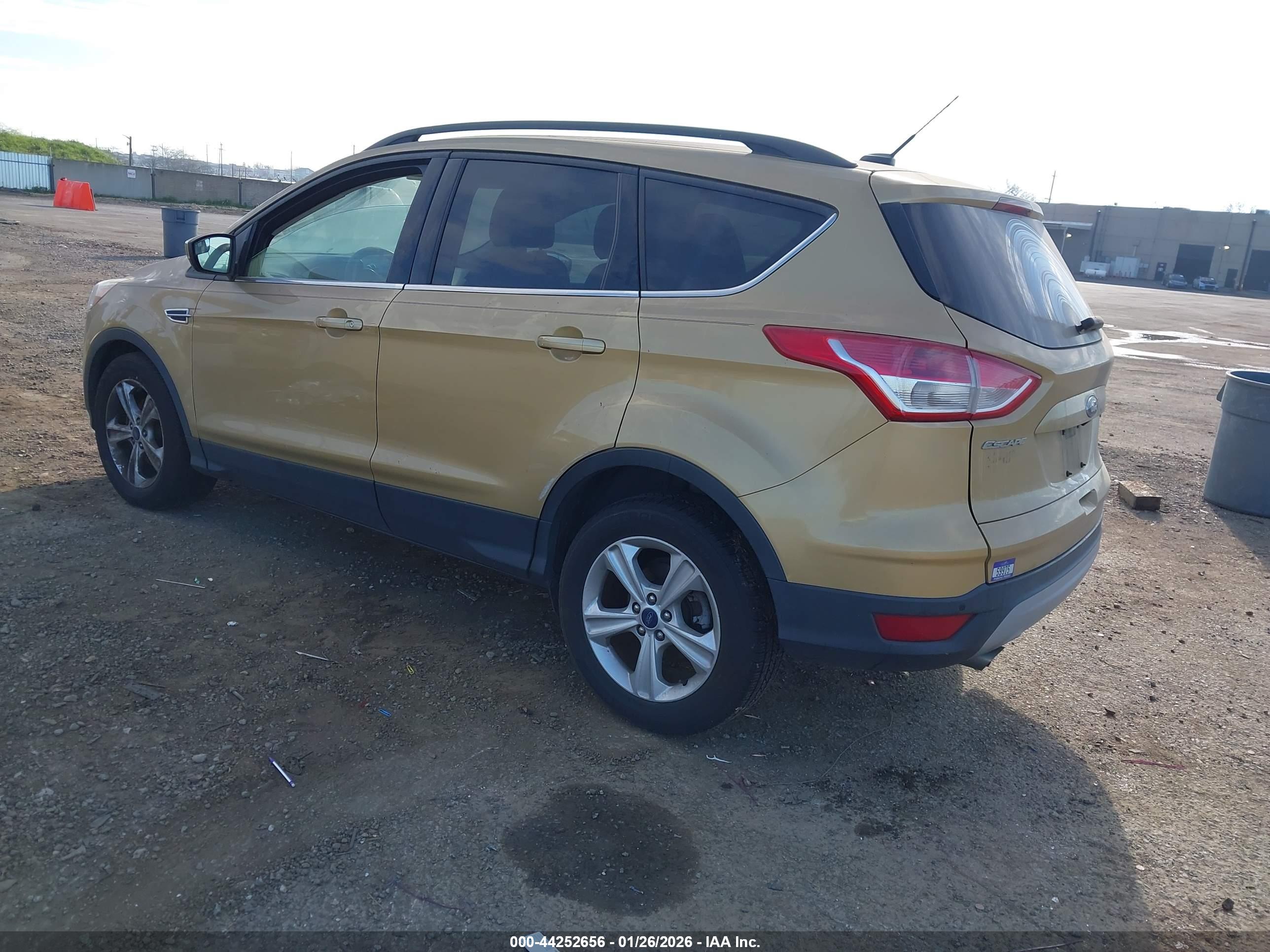 FORD ESCAPE image 3