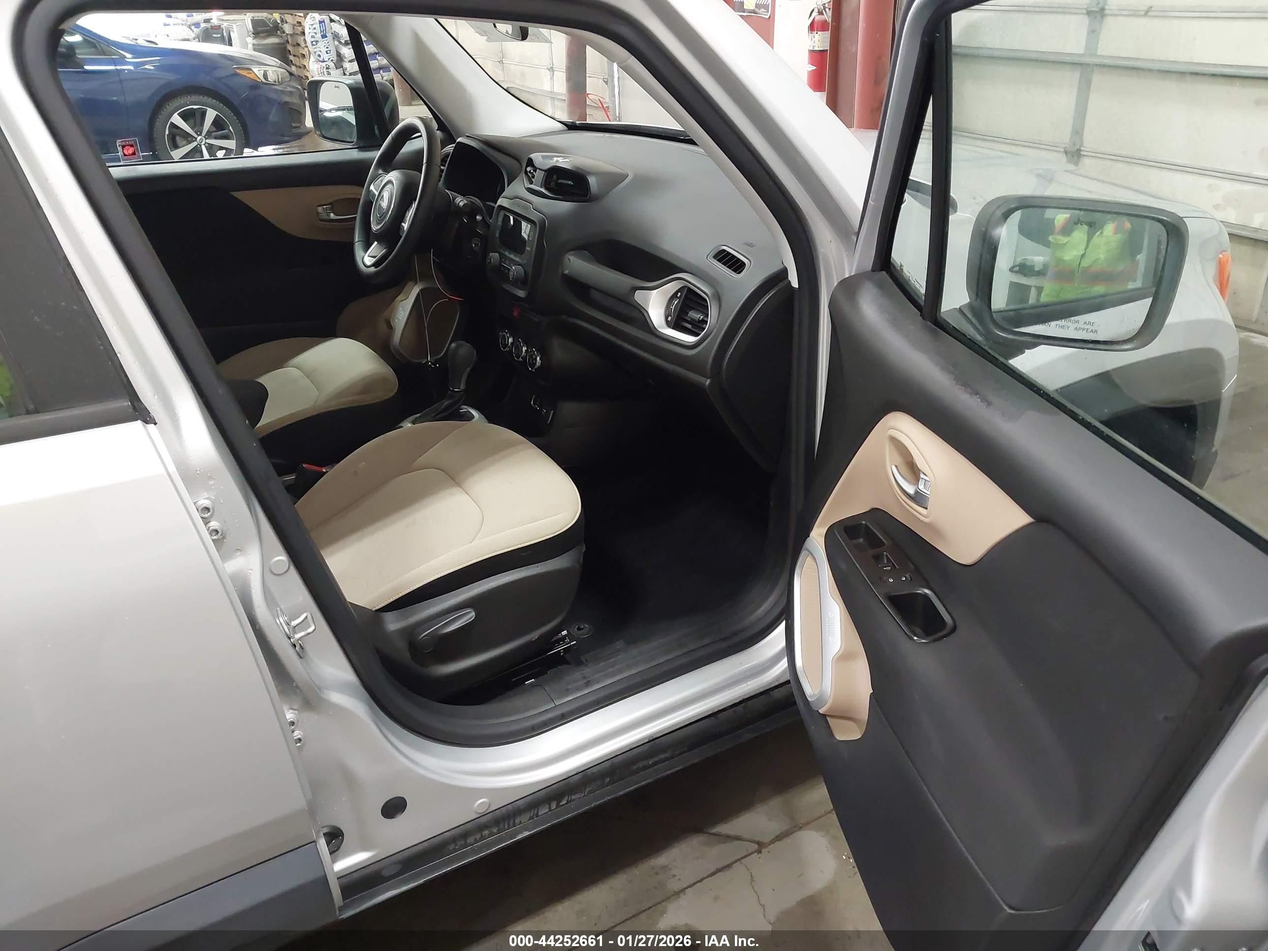 JEEP RENEGADE image 5