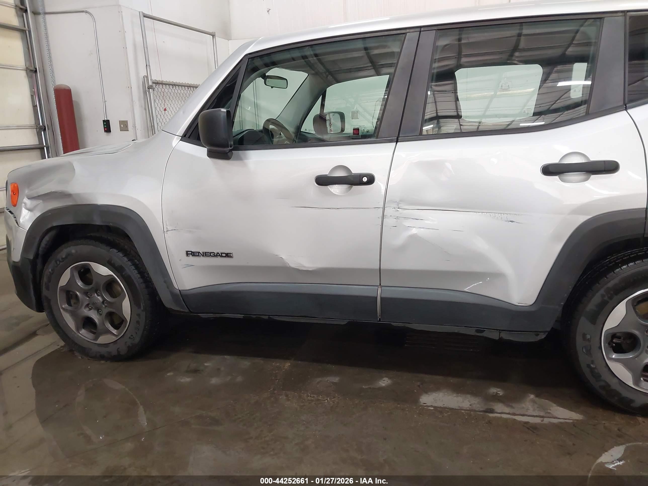 JEEP RENEGADE image 6