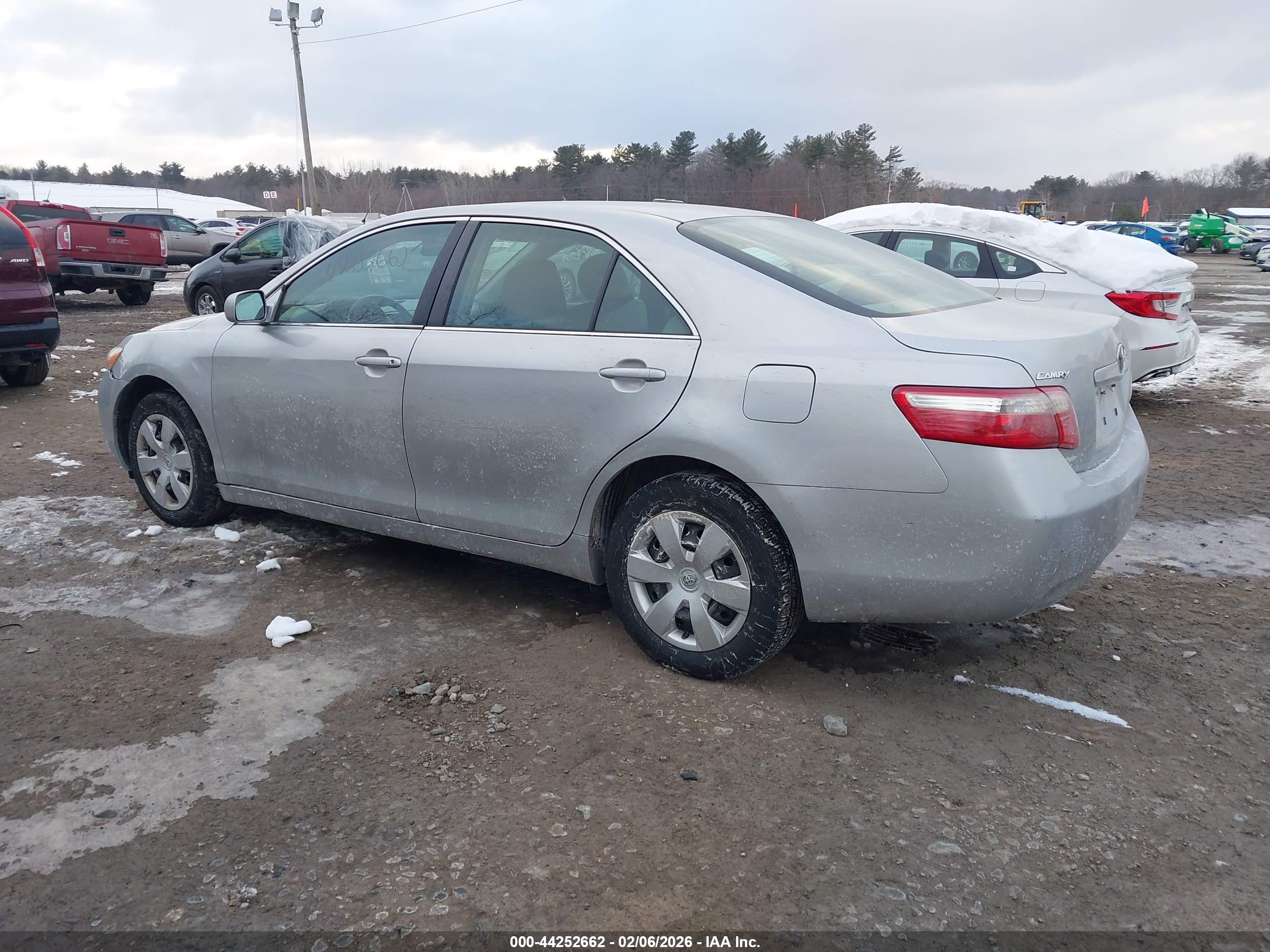 TOYOTA CAMRY image 3