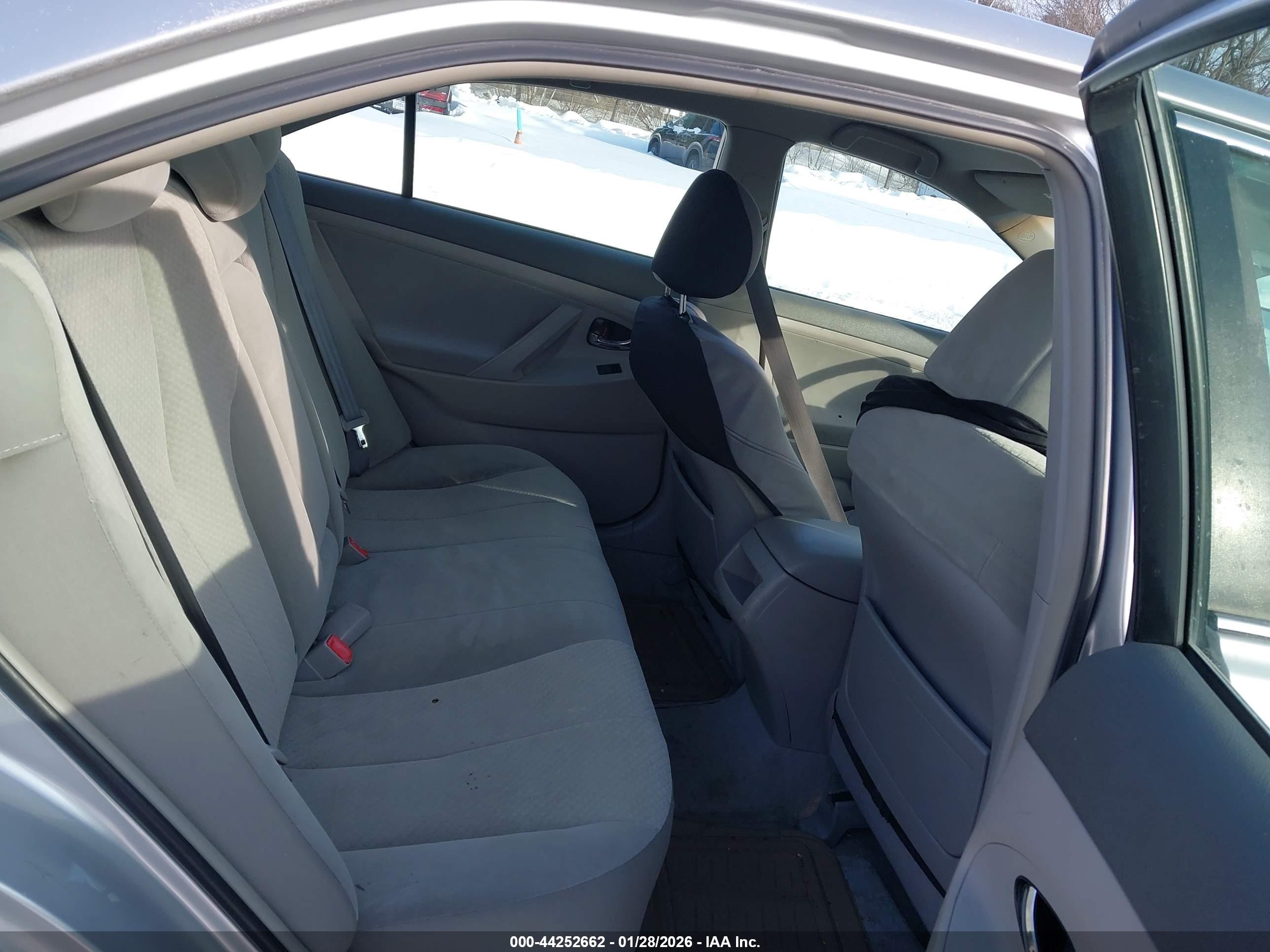 TOYOTA CAMRY image 8