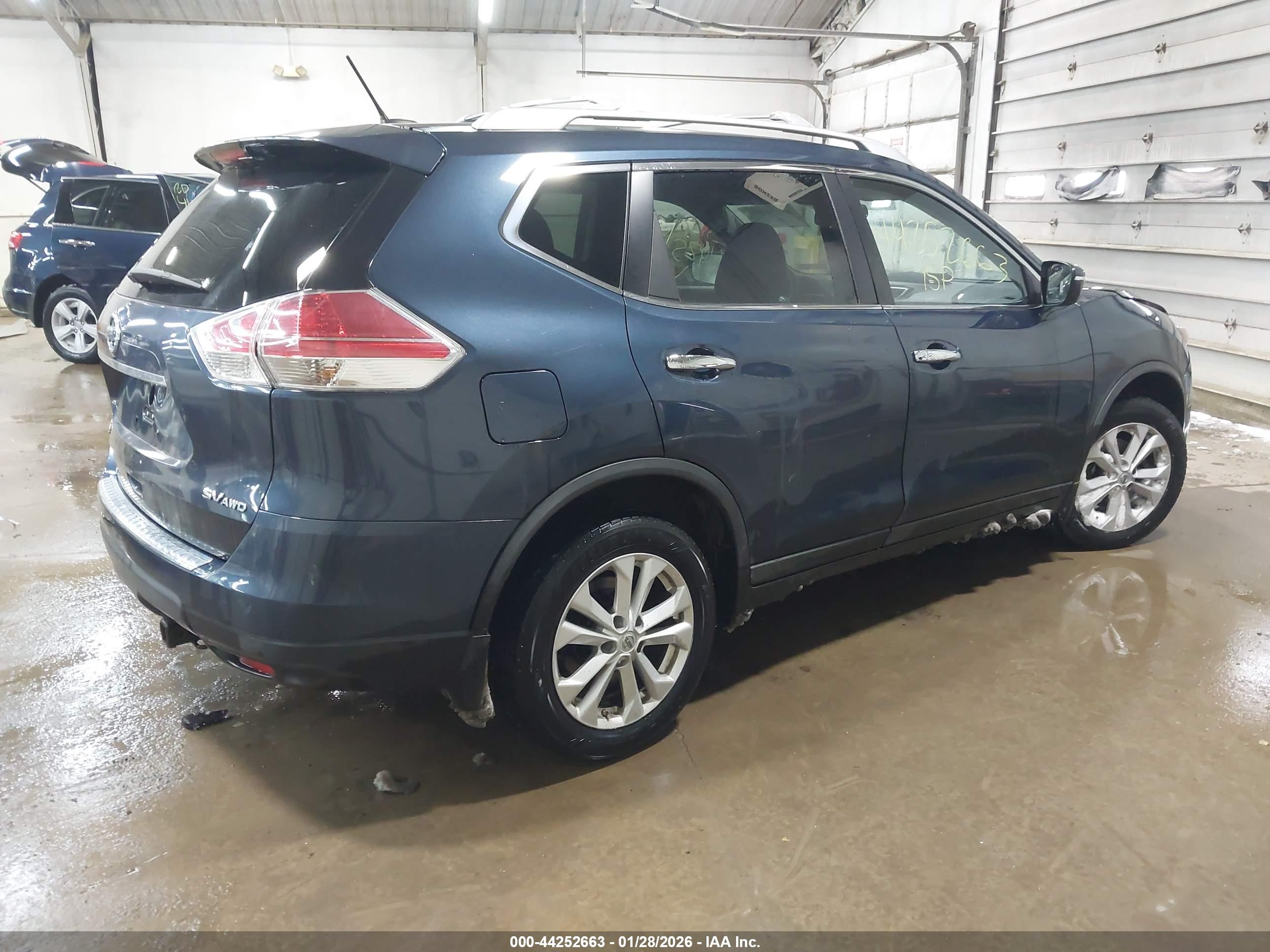NISSAN ROGUE image 4