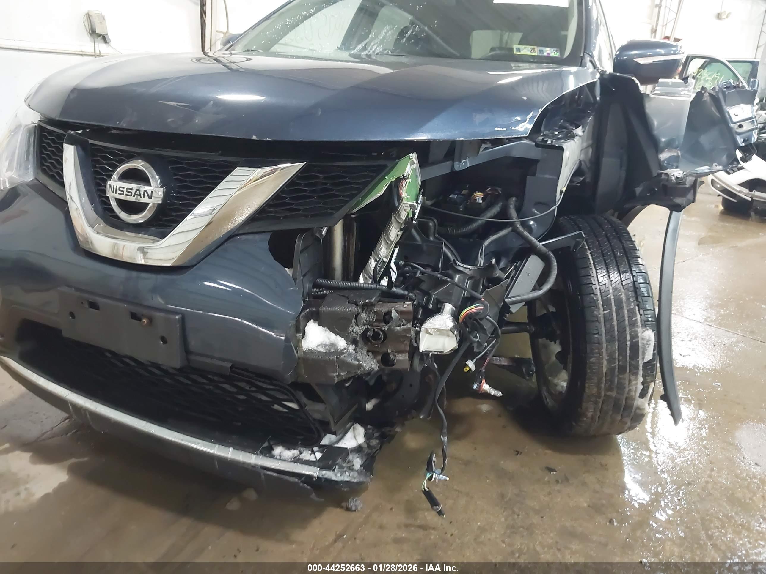 NISSAN ROGUE image 6