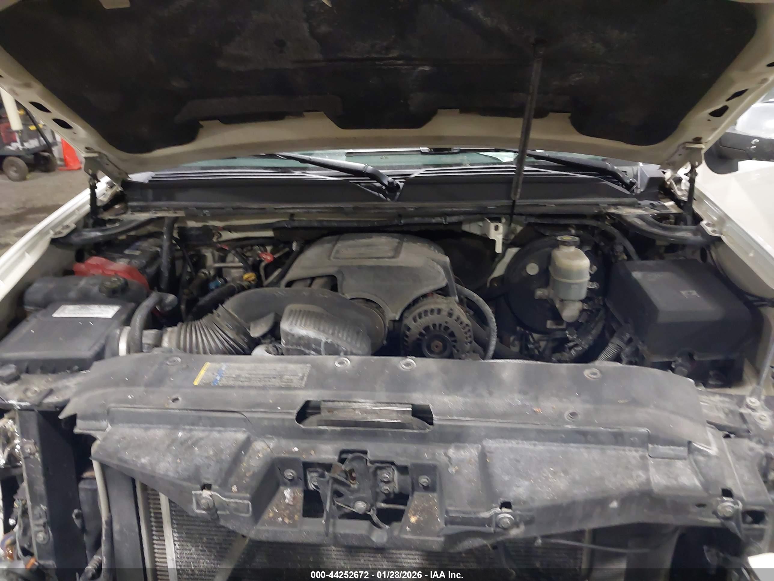 CHEVROLET TAHOE image 10