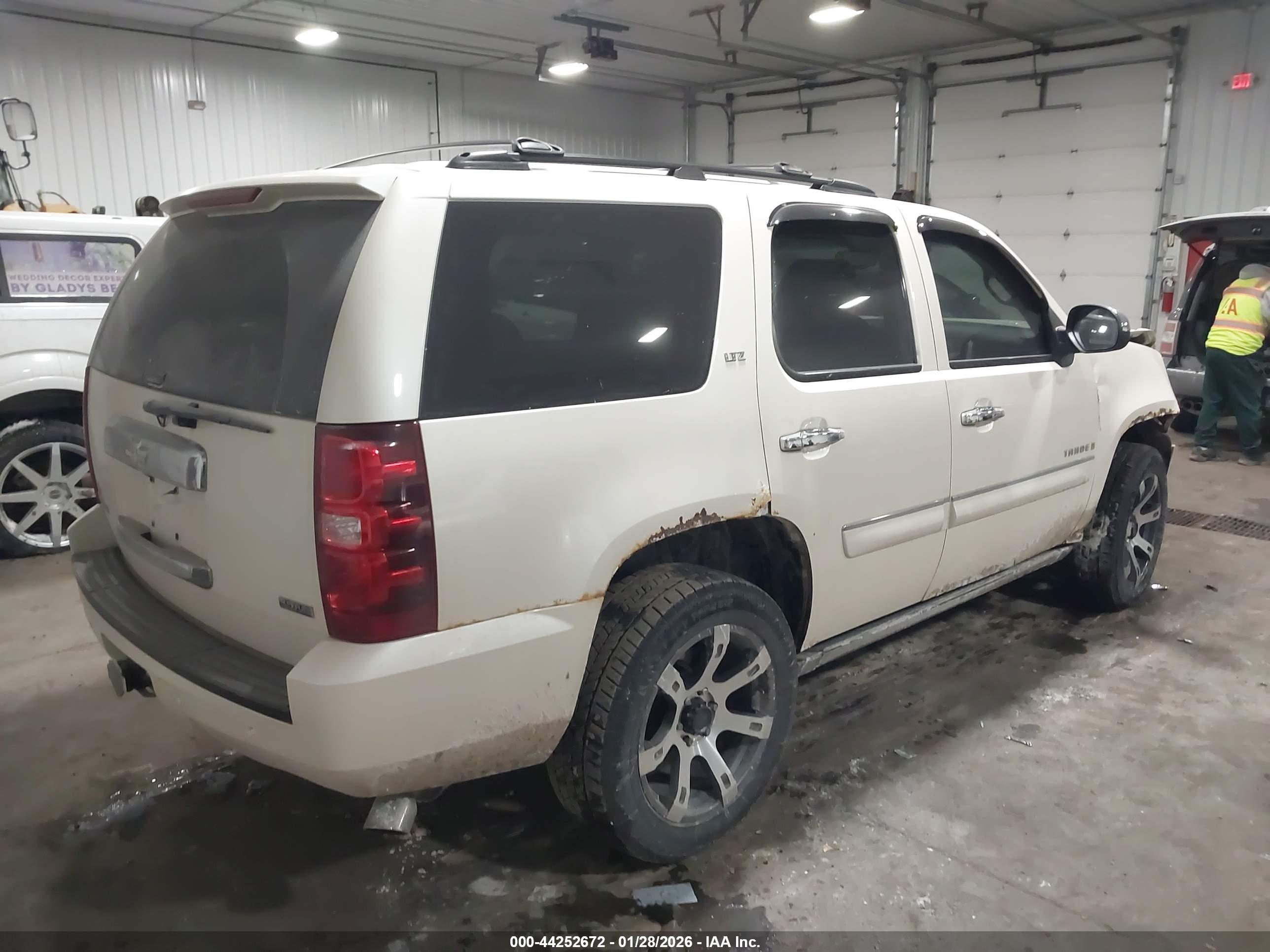 CHEVROLET TAHOE image 4