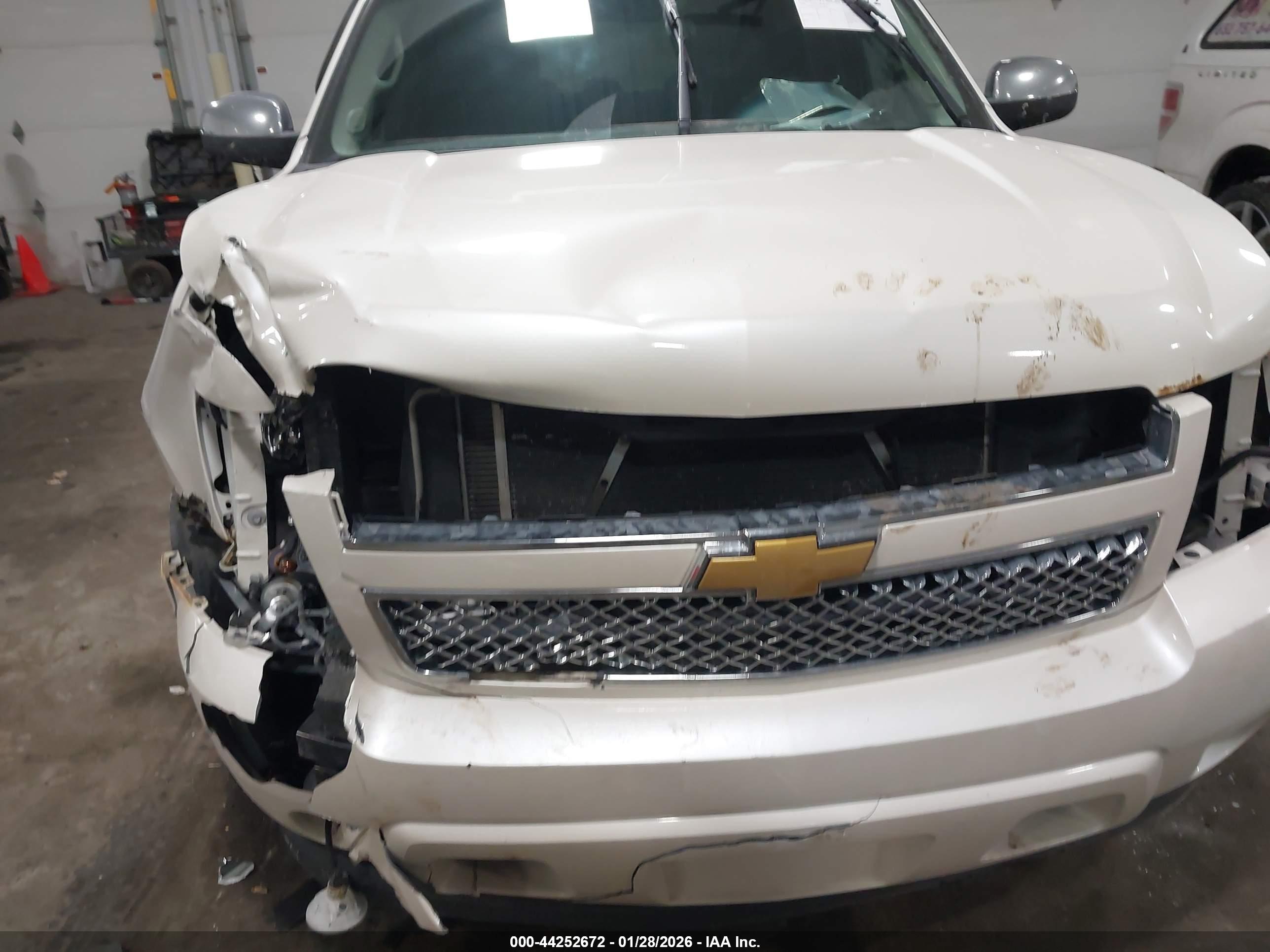 CHEVROLET TAHOE image 6