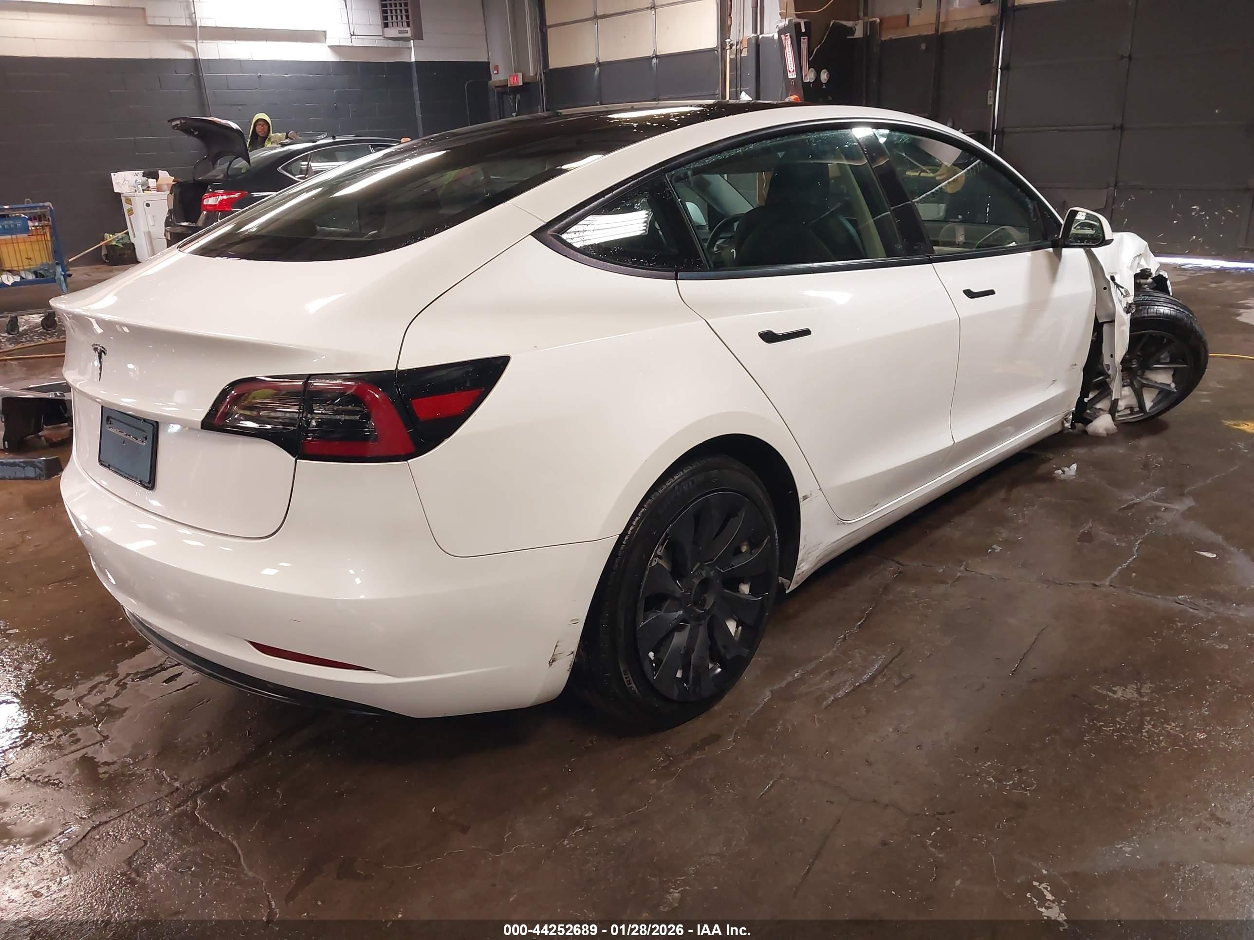 TESLA MODEL image 4
