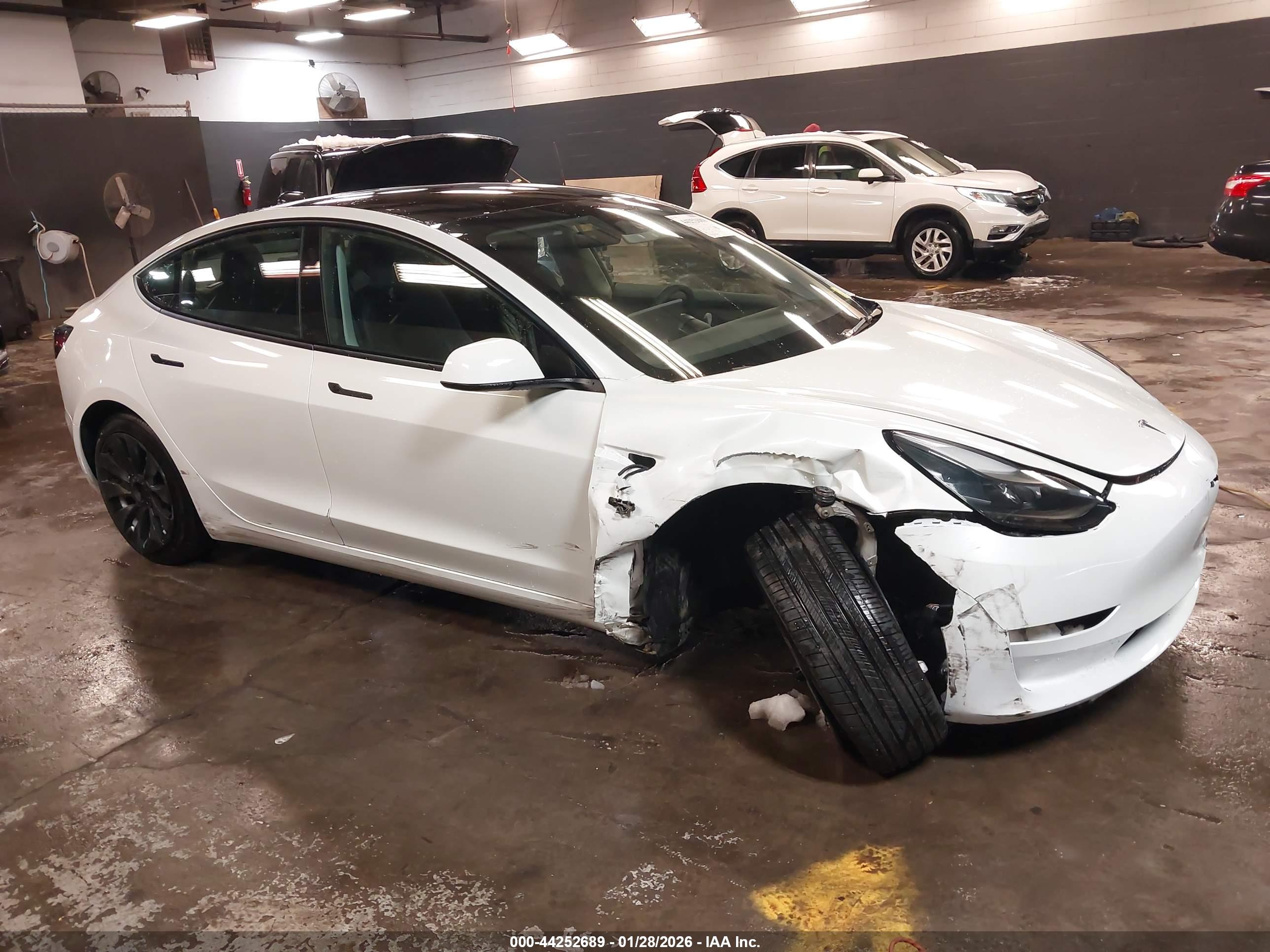 TESLA MODEL image 6