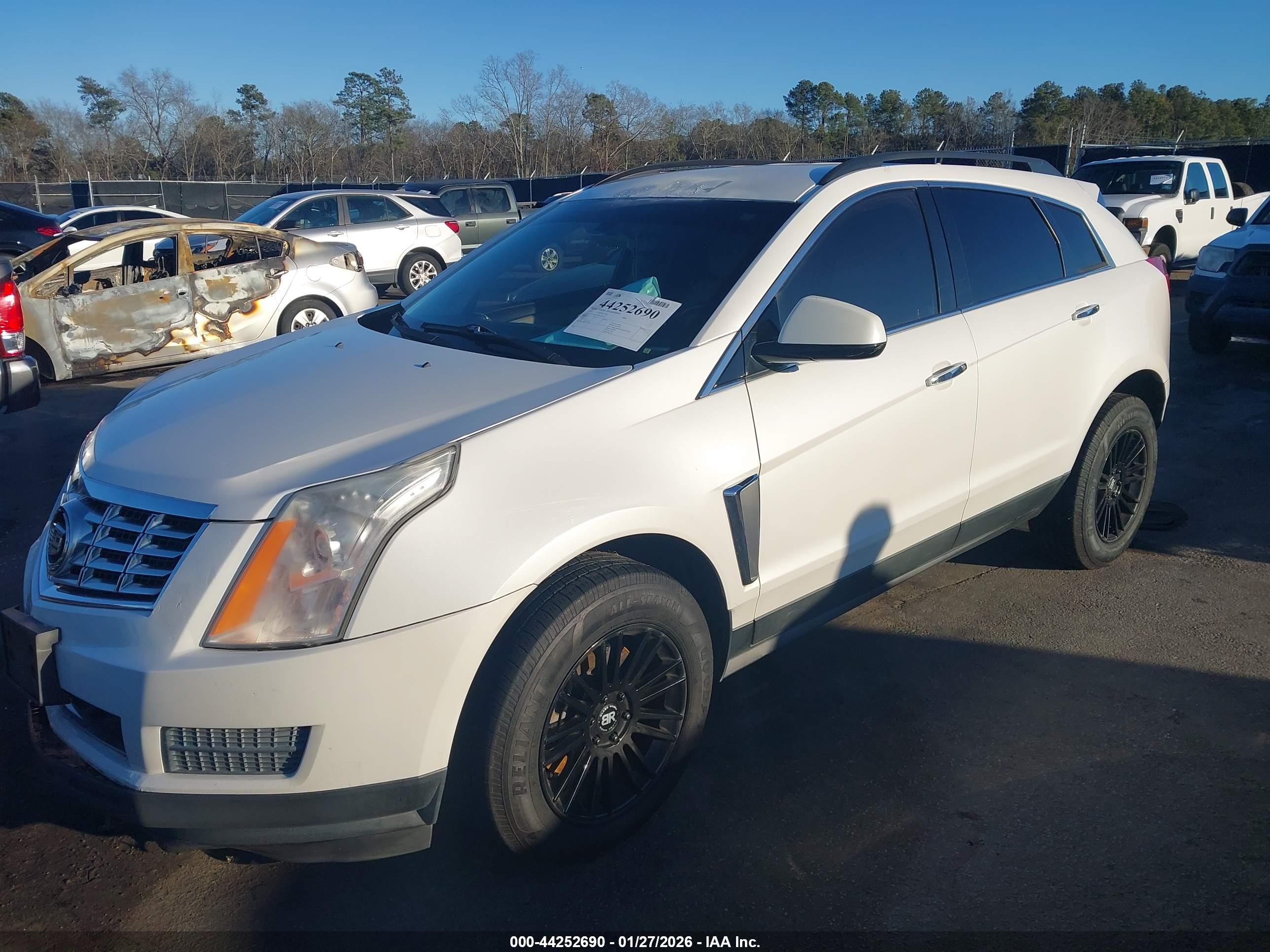 CADILLAC SRX image 2