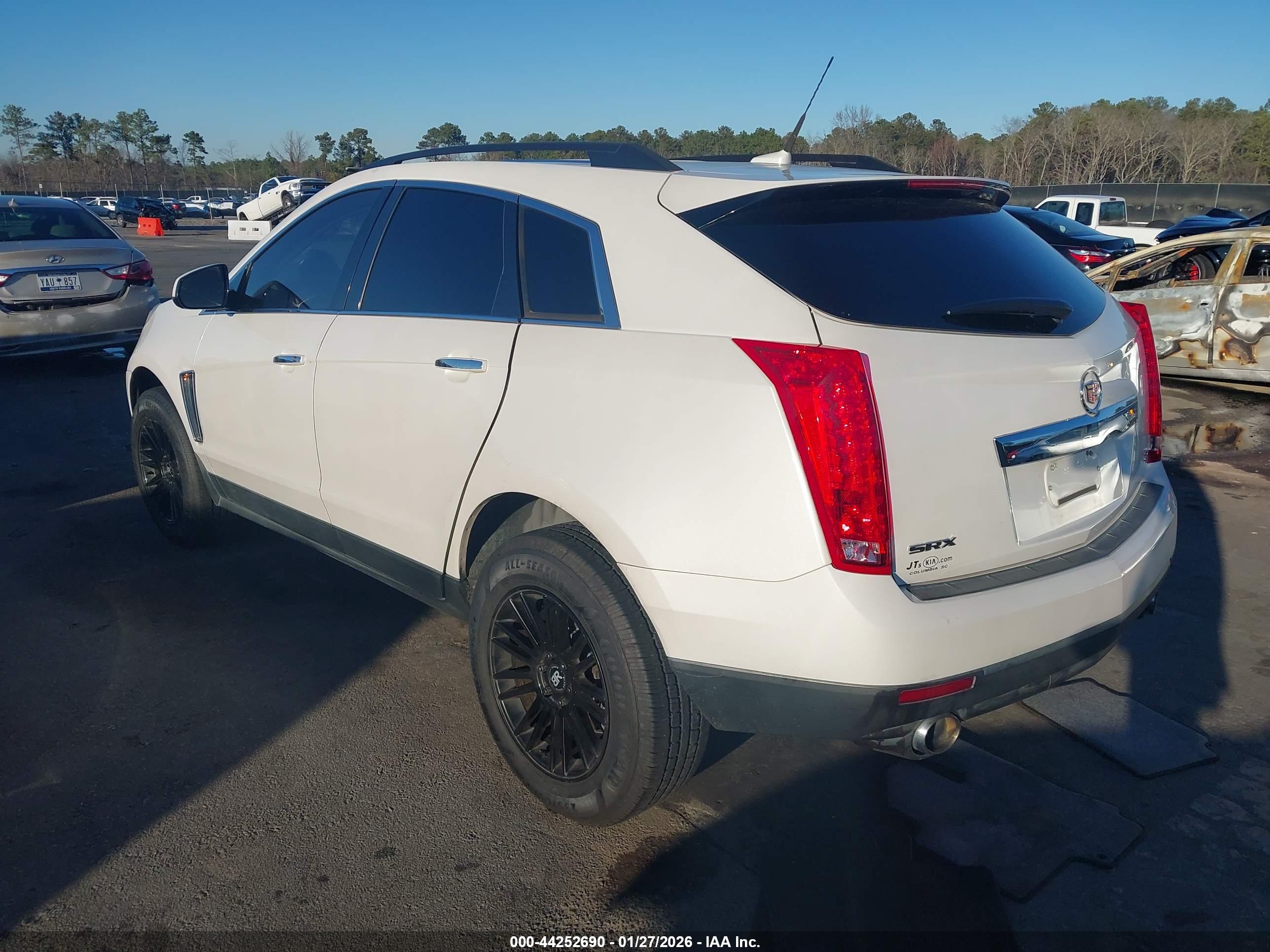 CADILLAC SRX image 3