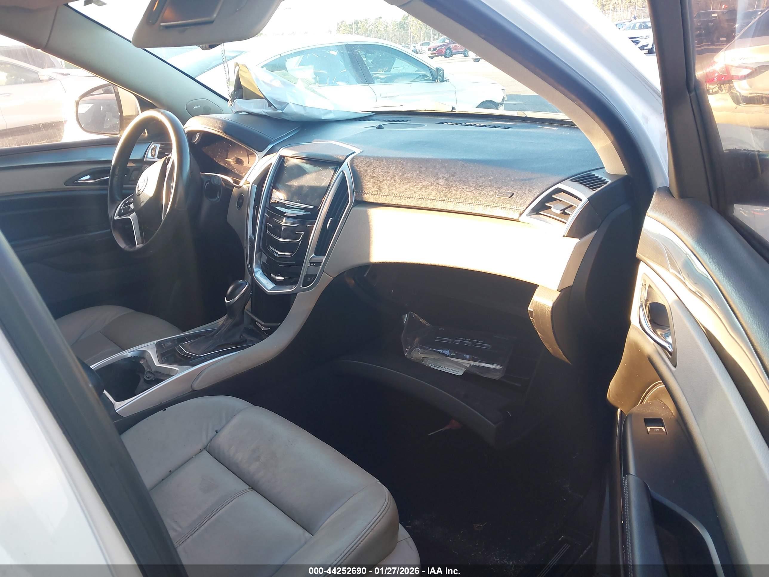 CADILLAC SRX image 5
