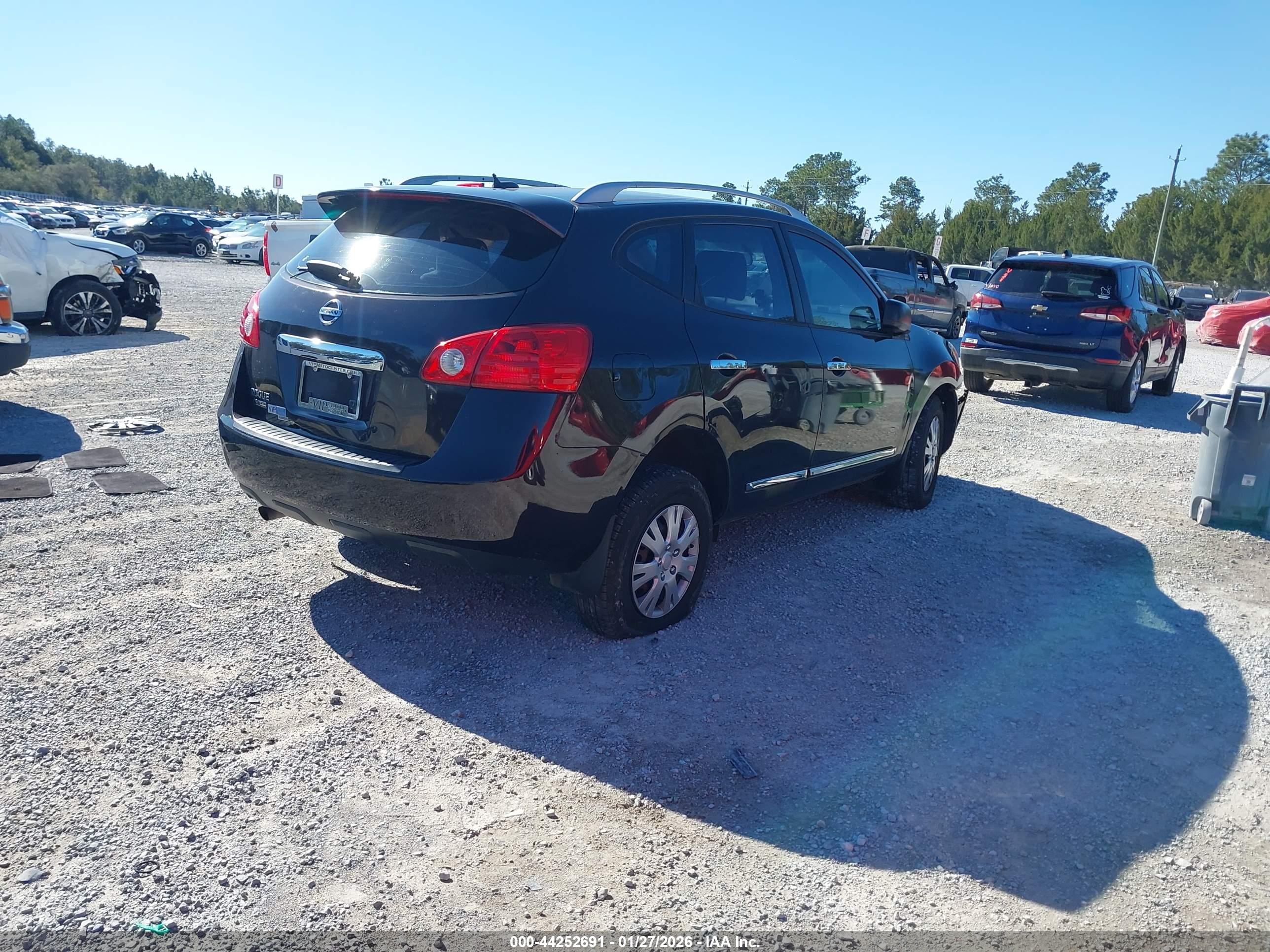 NISSAN ROGUE image 4