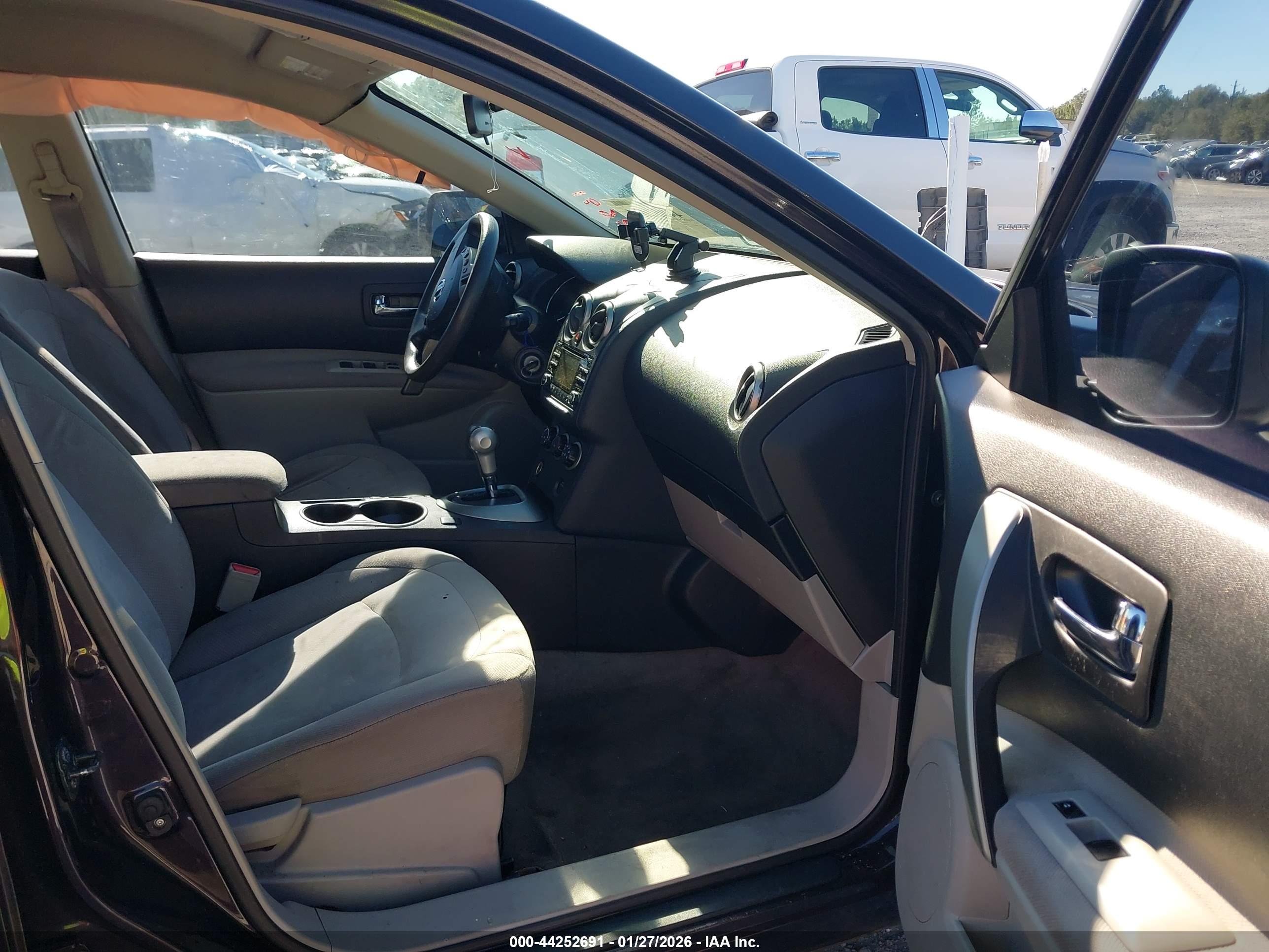 NISSAN ROGUE image 5