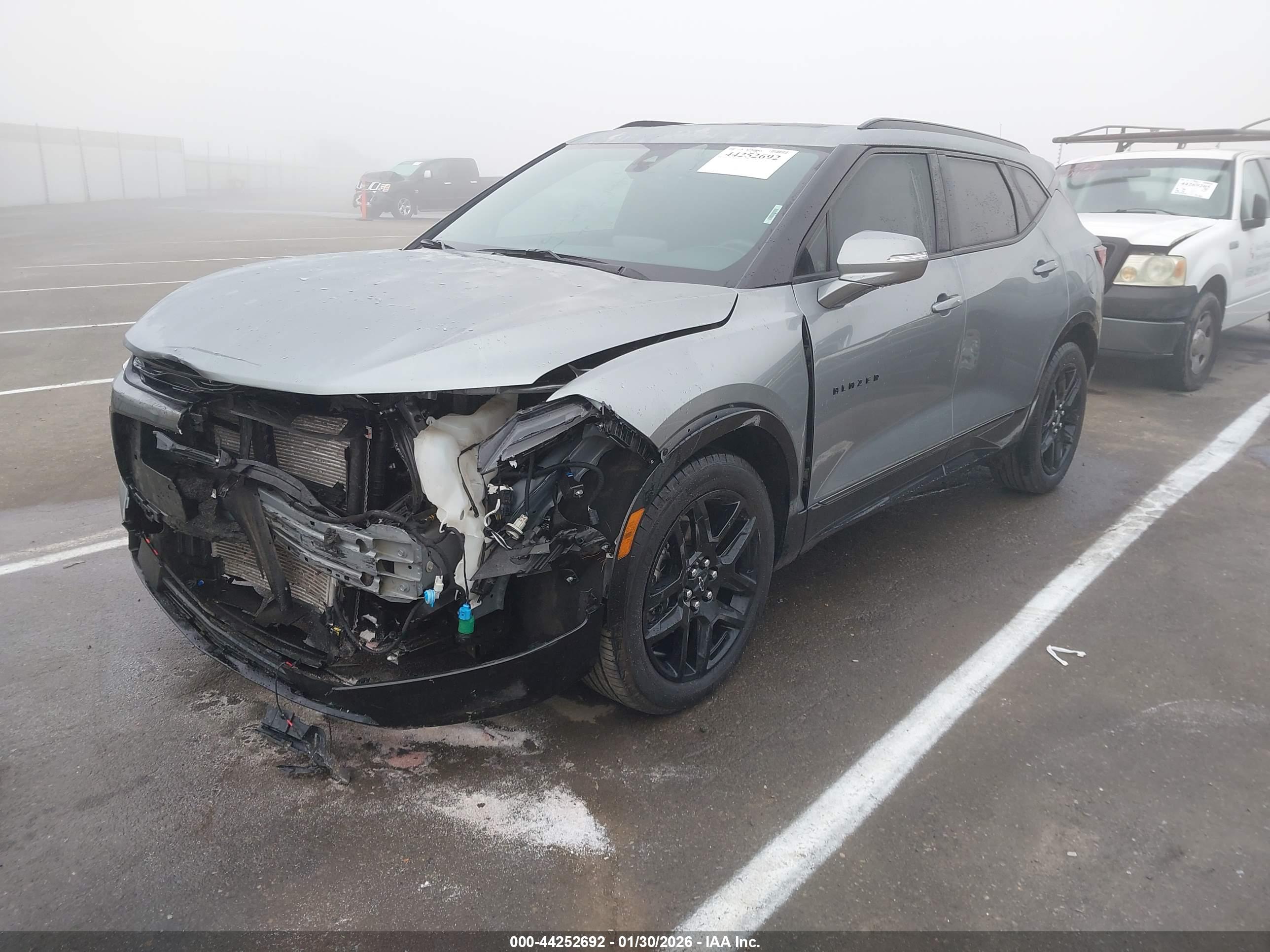 CHEVROLET BLAZER image 2