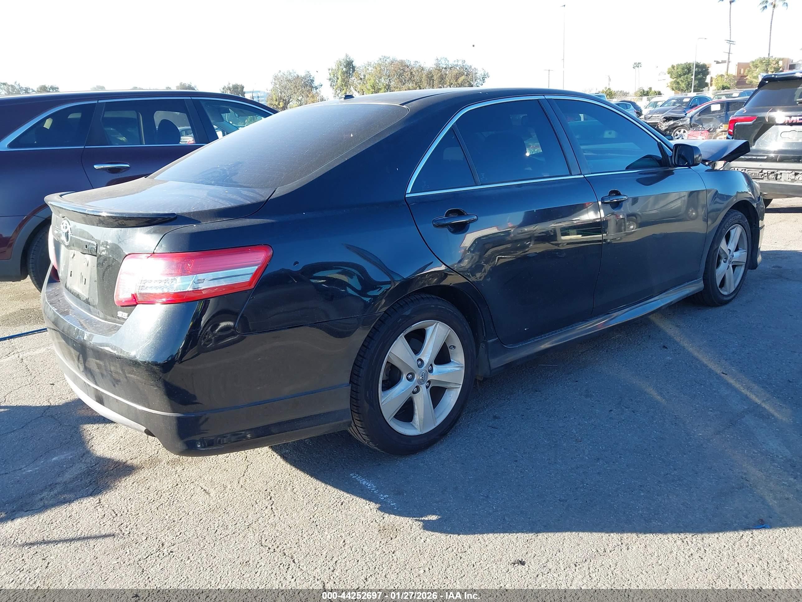TOYOTA CAMRY image 4