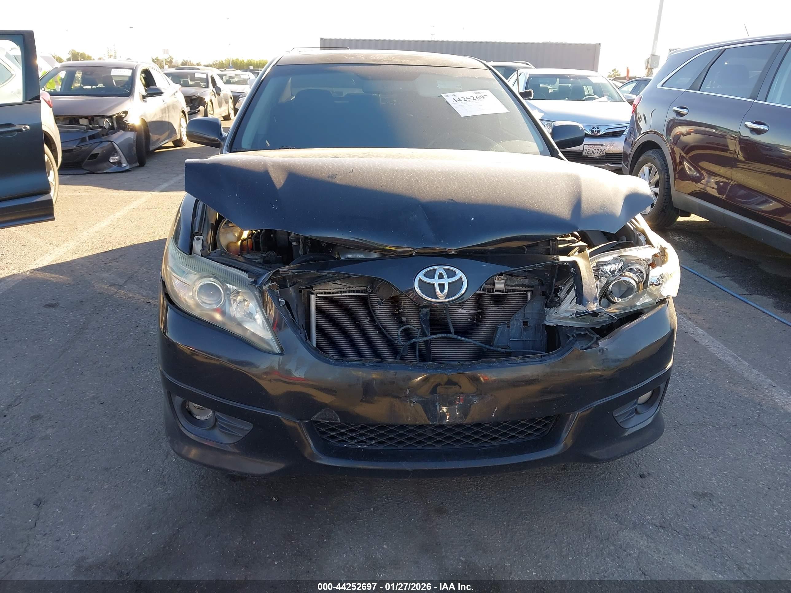TOYOTA CAMRY image 6