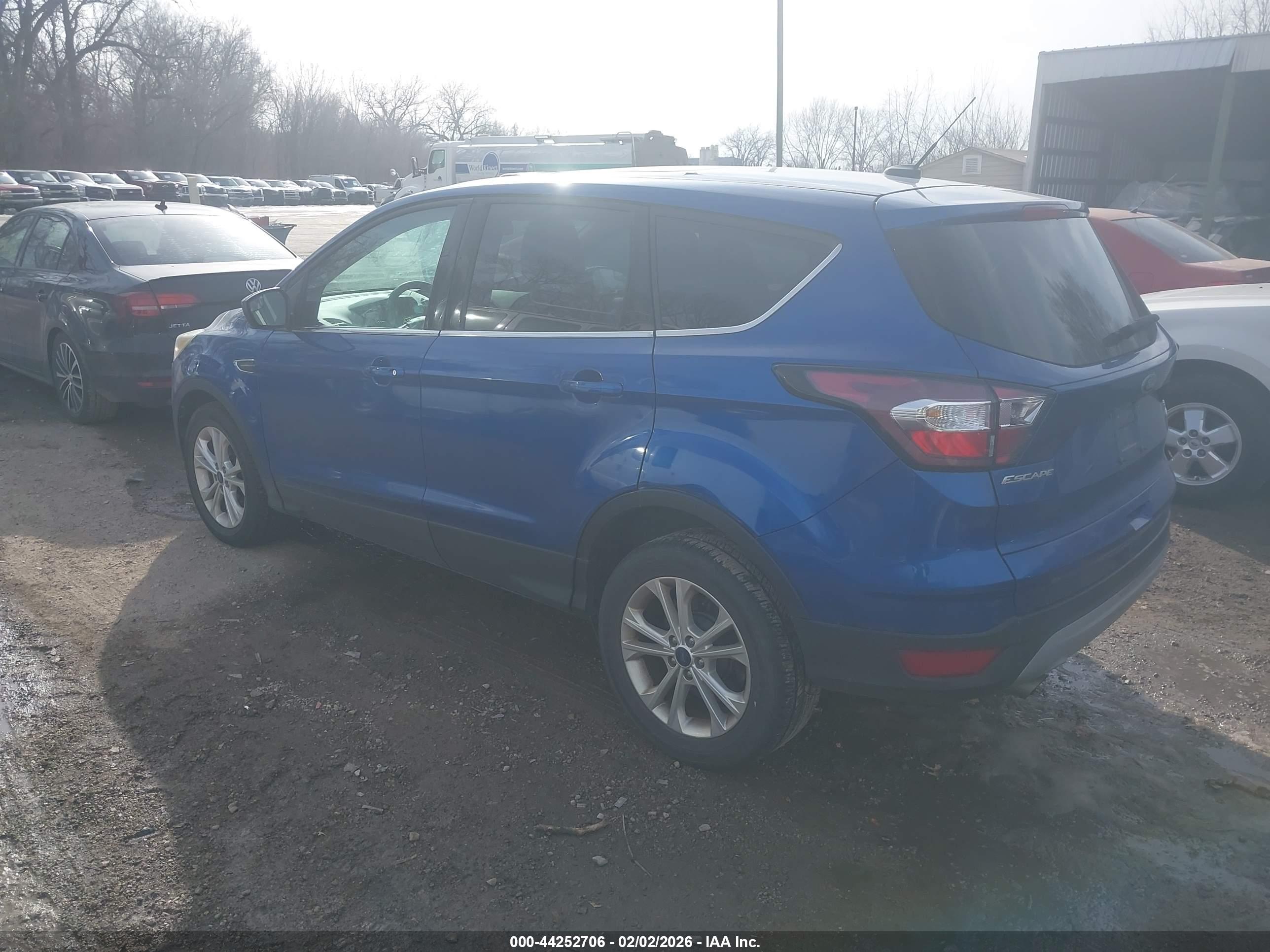 FORD ESCAPE image 3