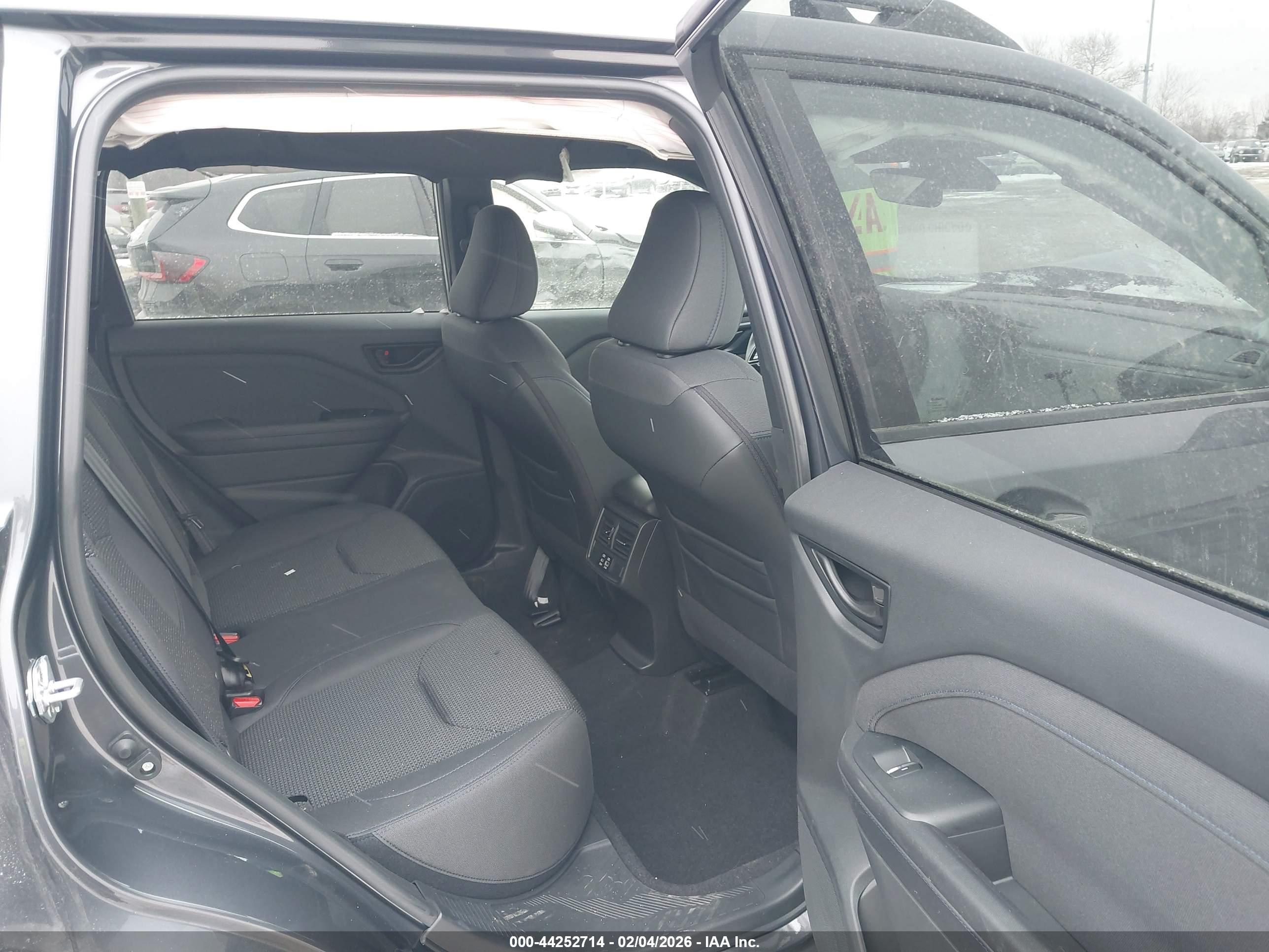 SUBARU FORESTER image 8