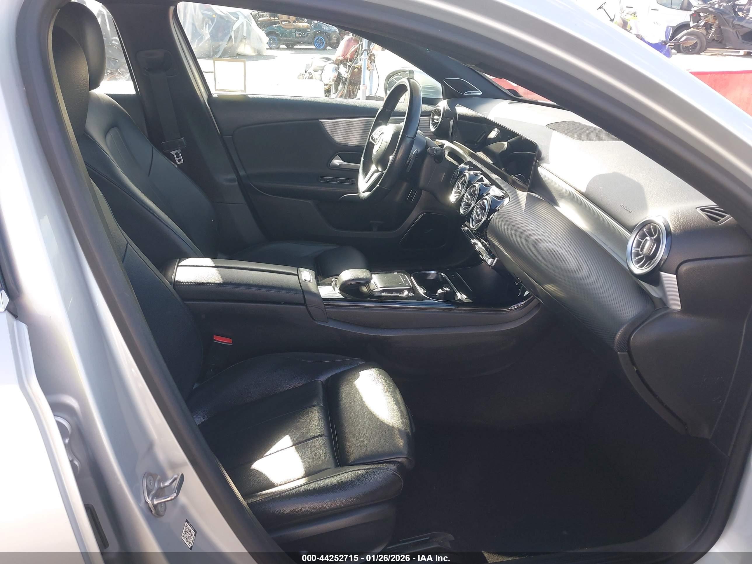 MERCEDES-BENZ A image 5