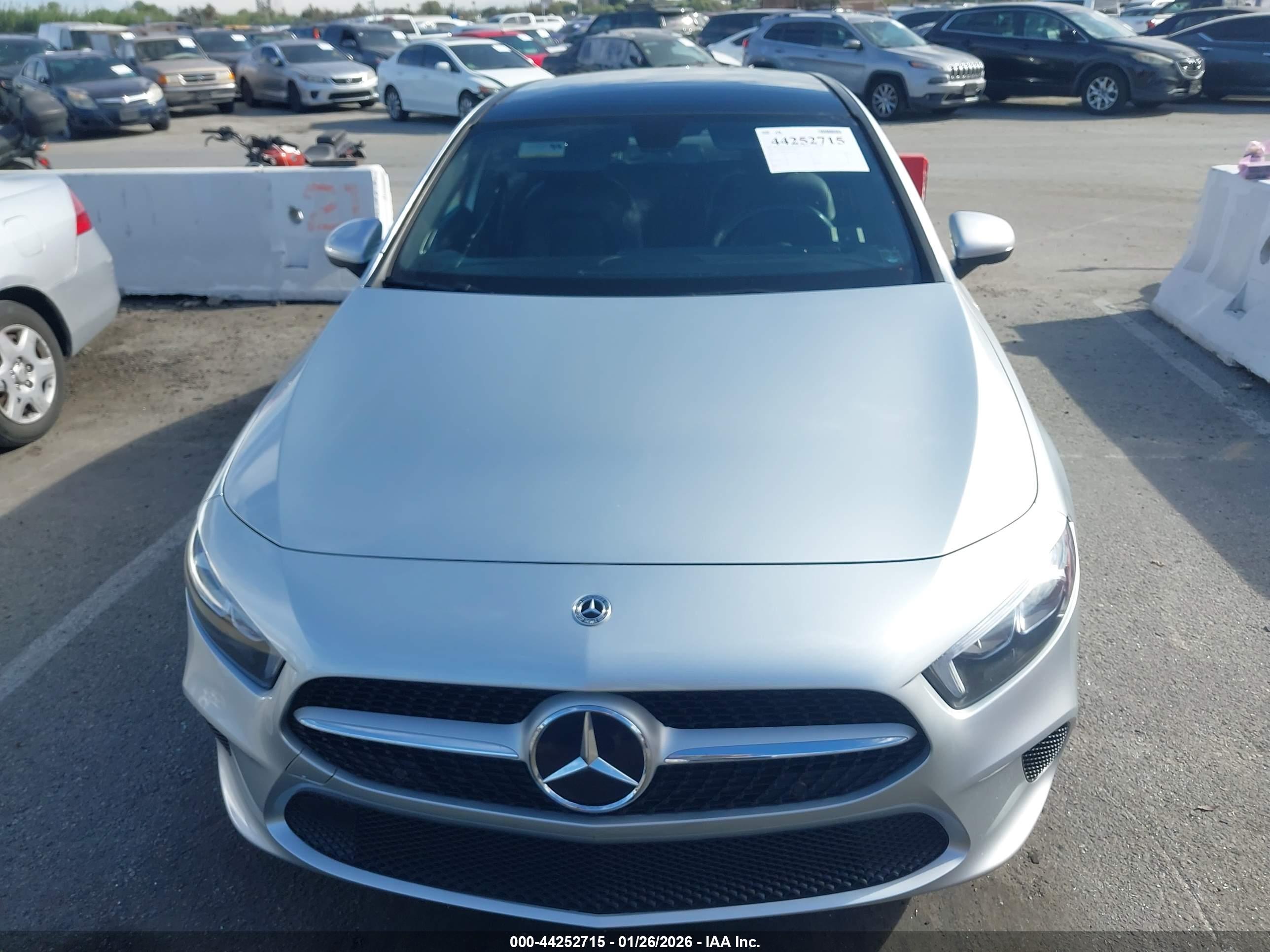 MERCEDES-BENZ A image 6