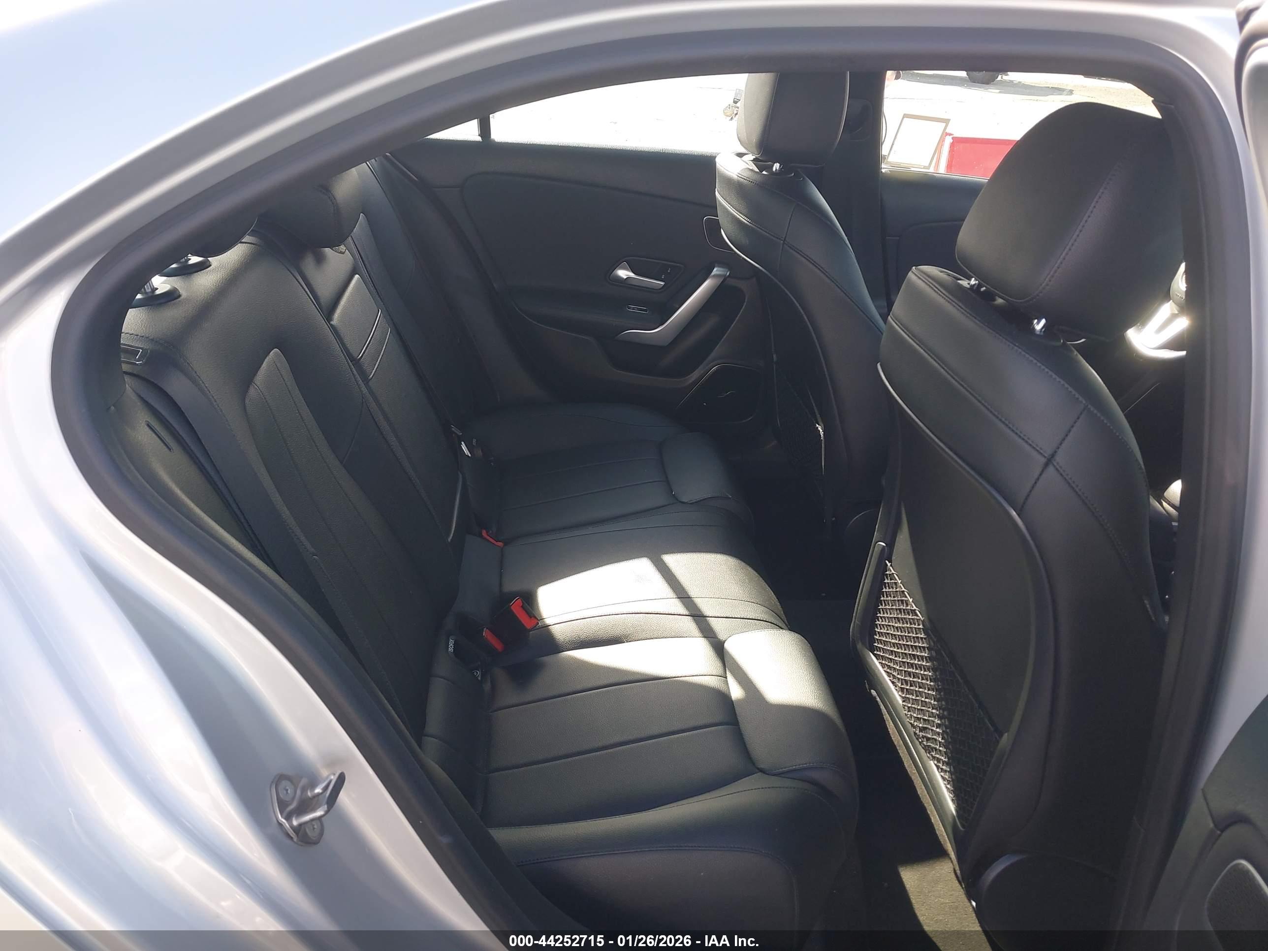 MERCEDES-BENZ A image 8