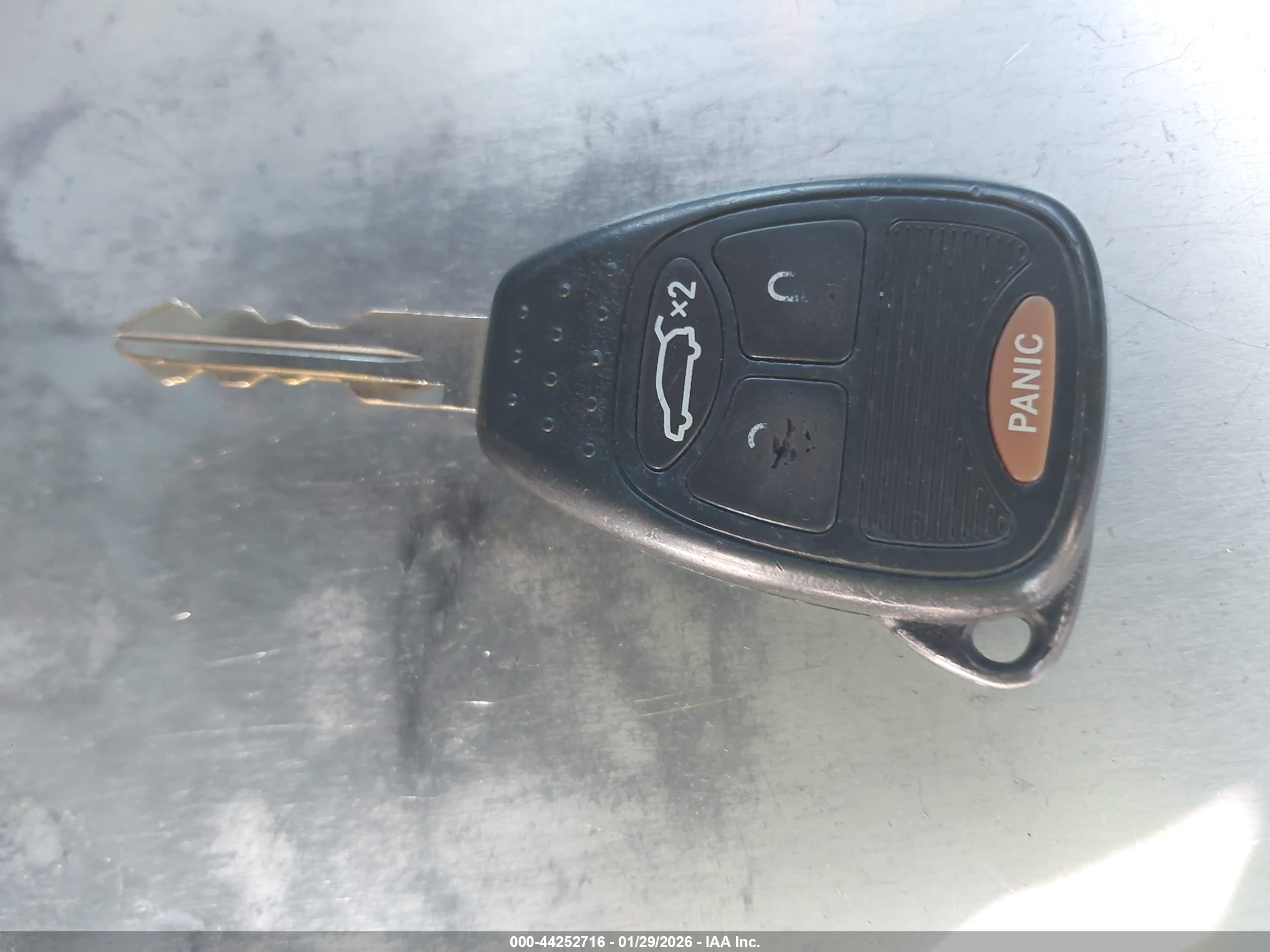 JEEP LIBERTY image 11