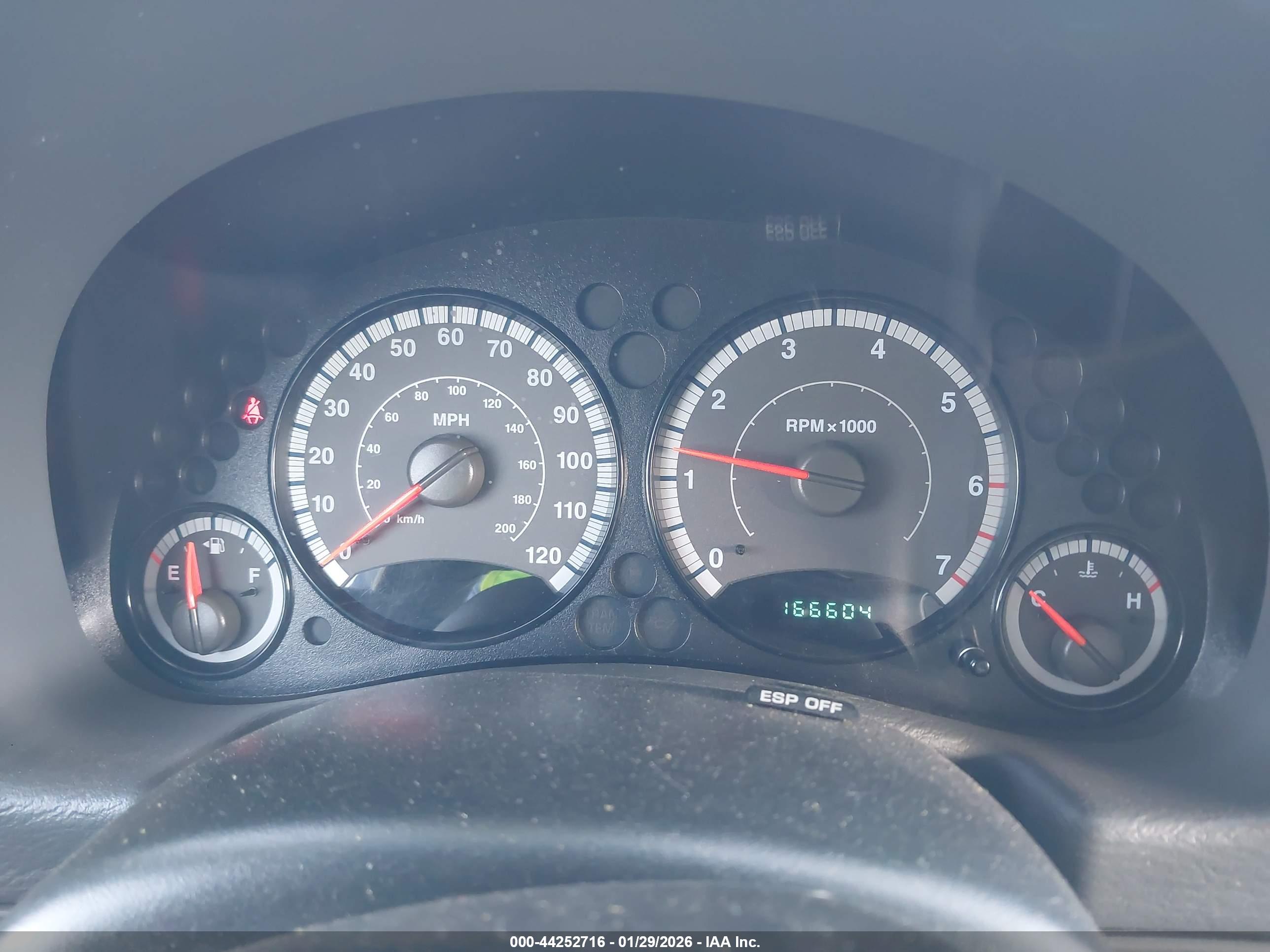 JEEP LIBERTY image 7