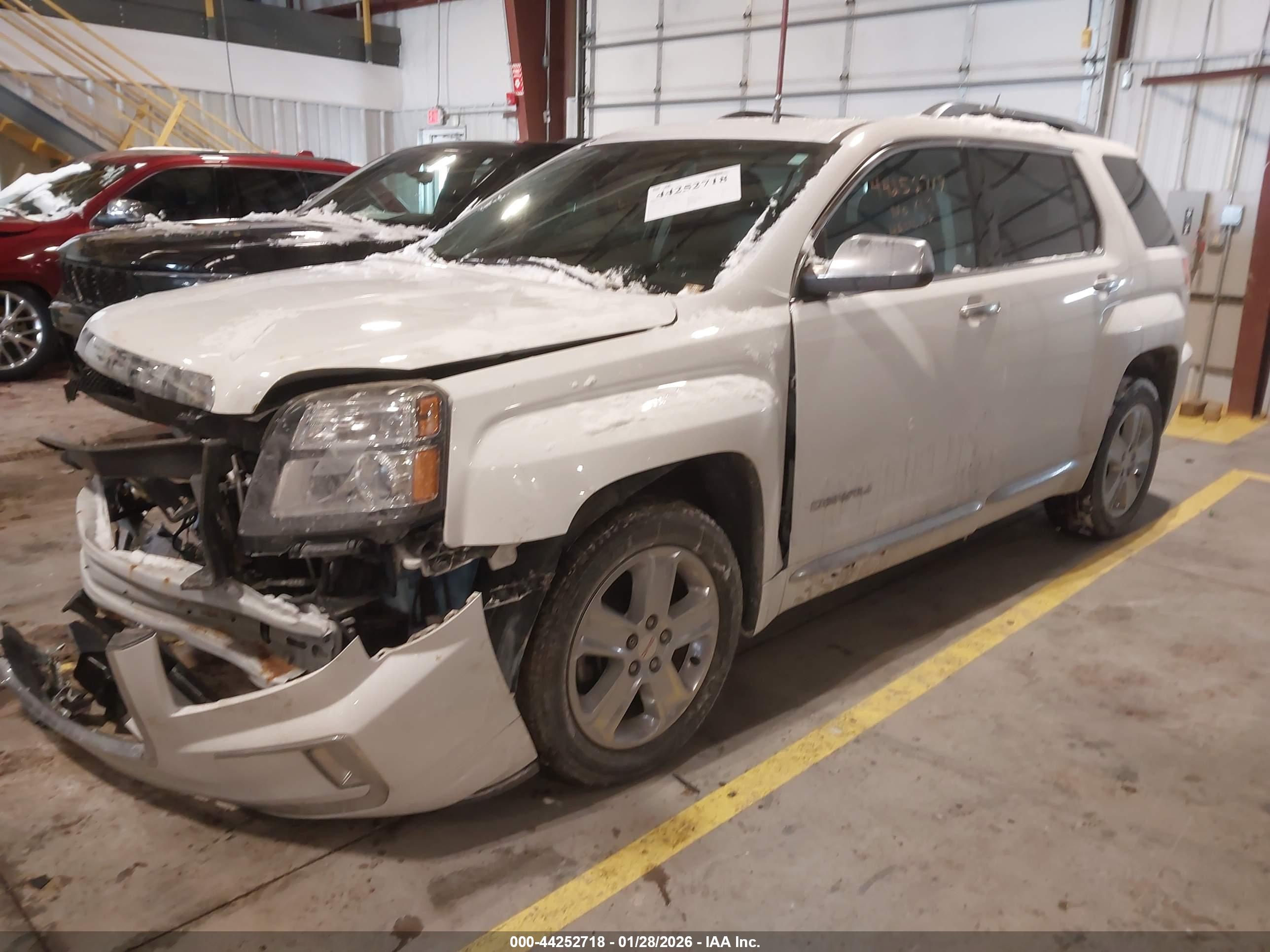GMC TERRAIN image 2