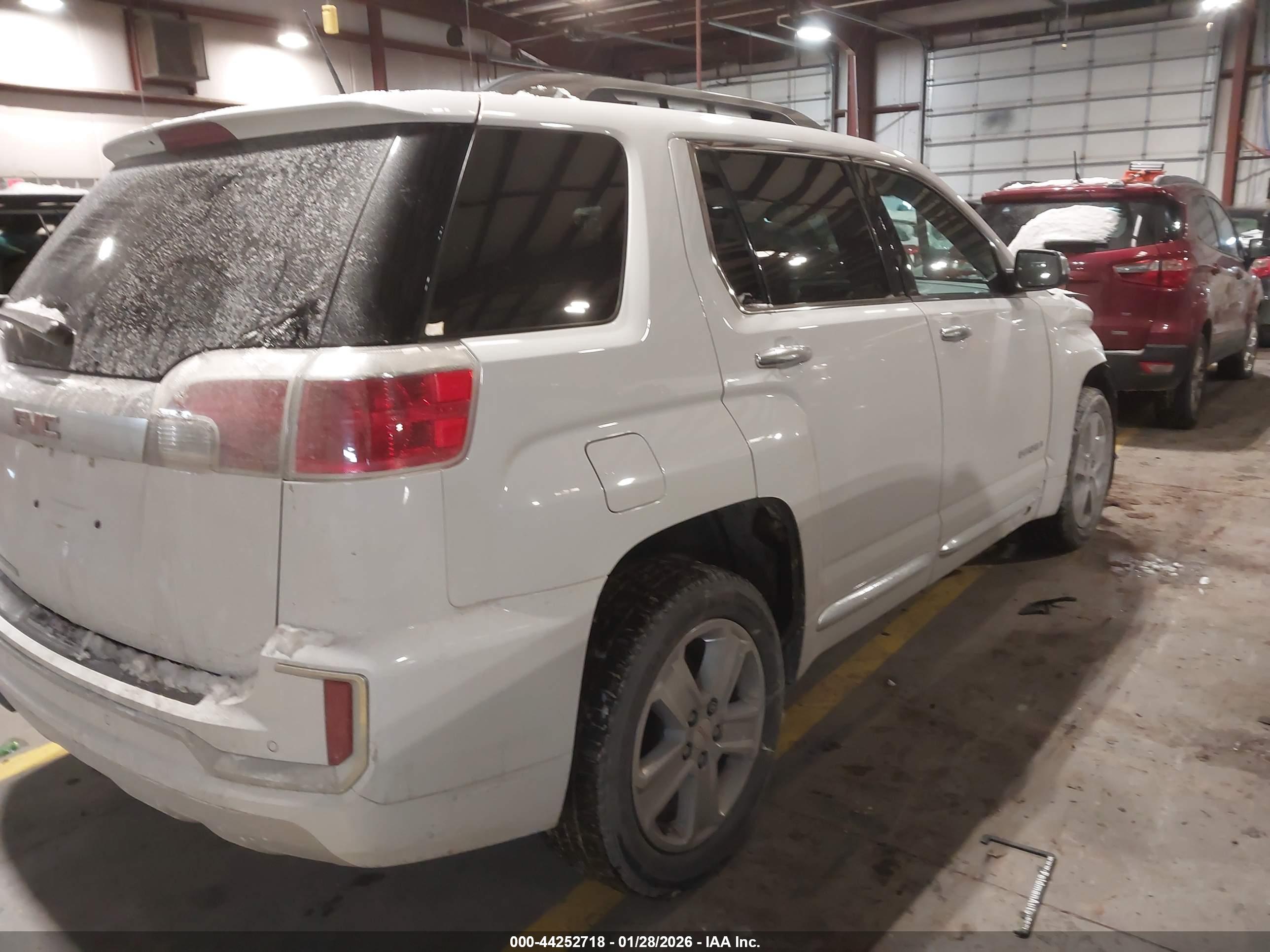GMC TERRAIN image 4