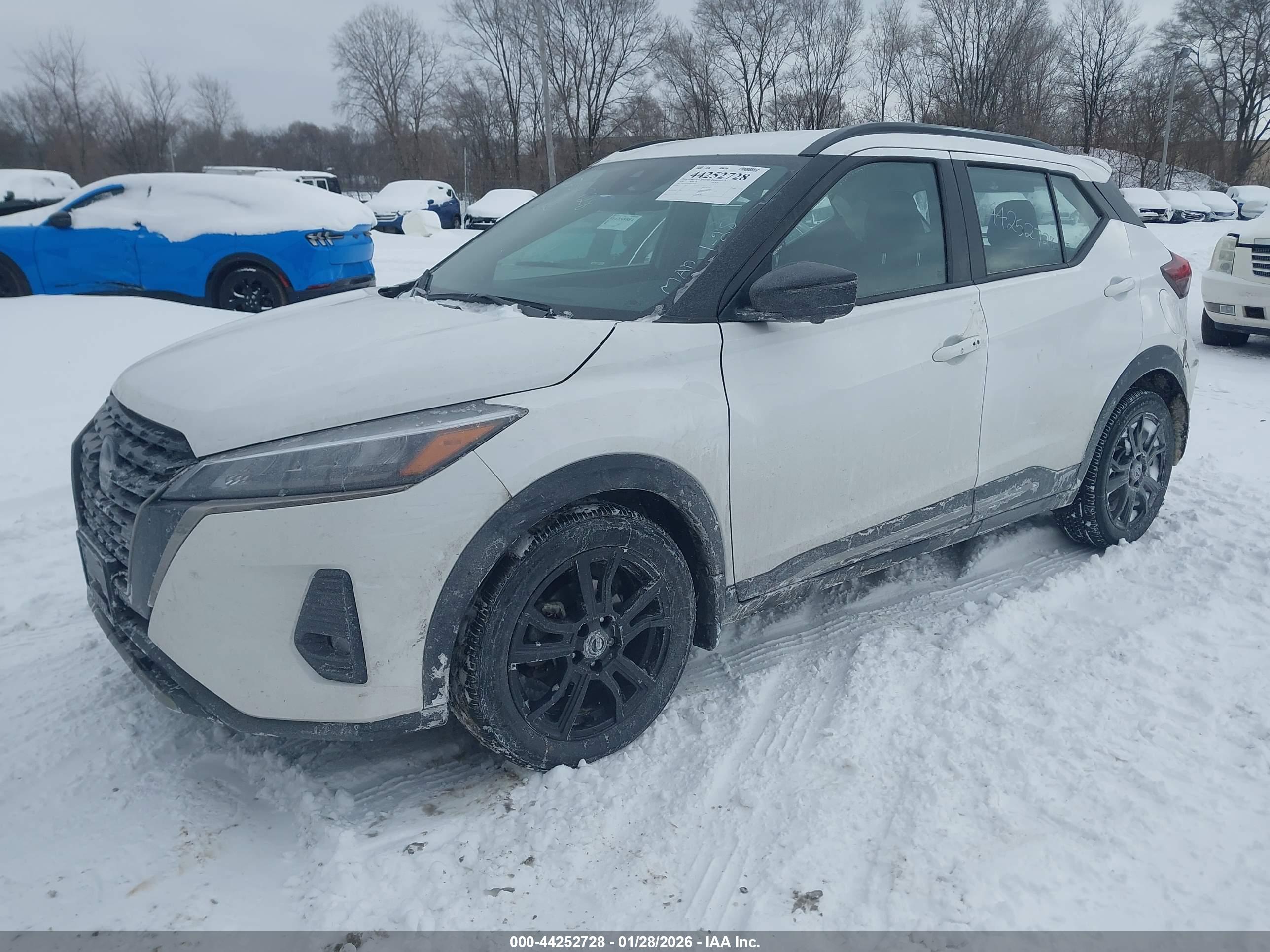NISSAN KICKS image 2