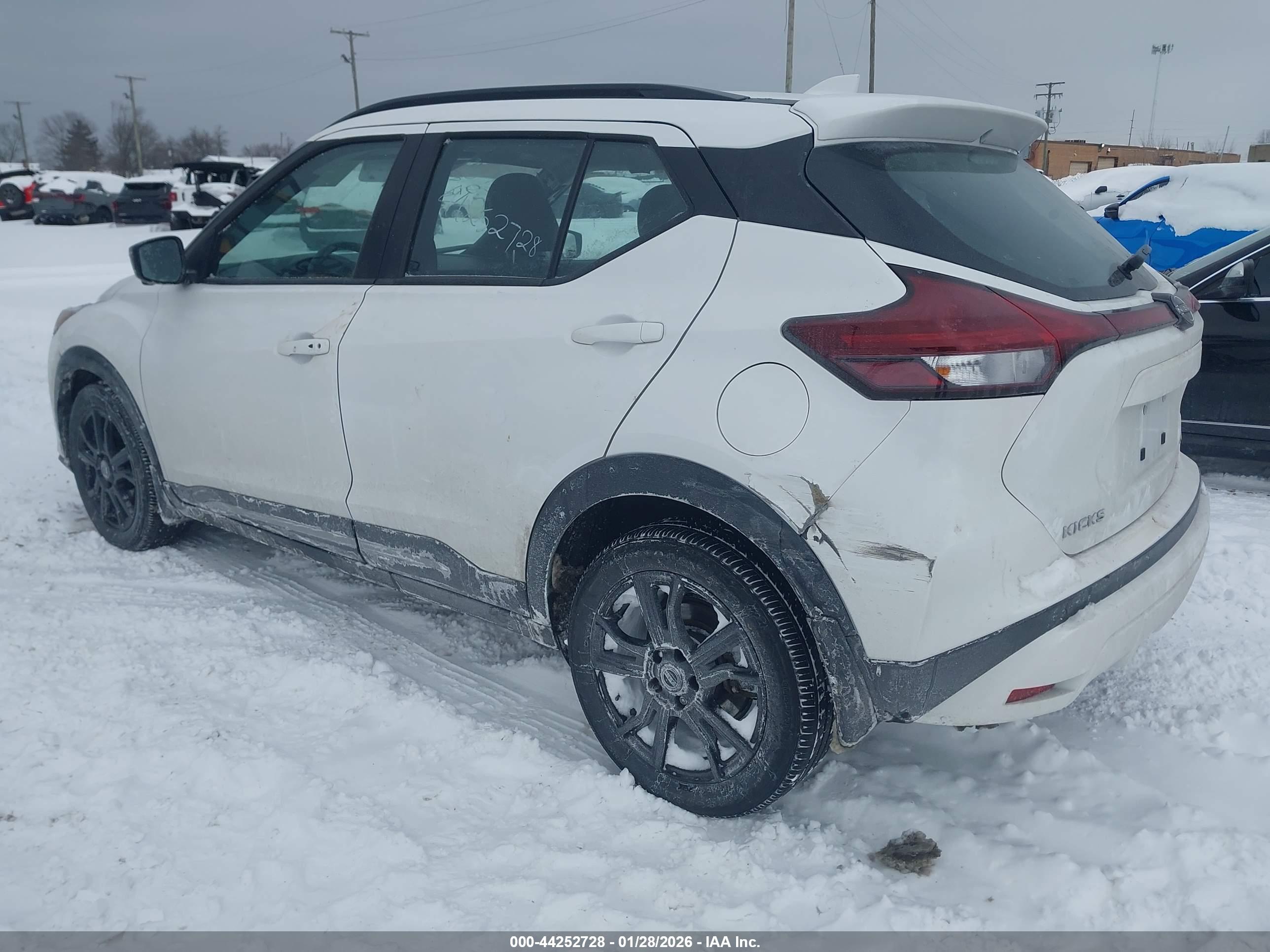 NISSAN KICKS image 3