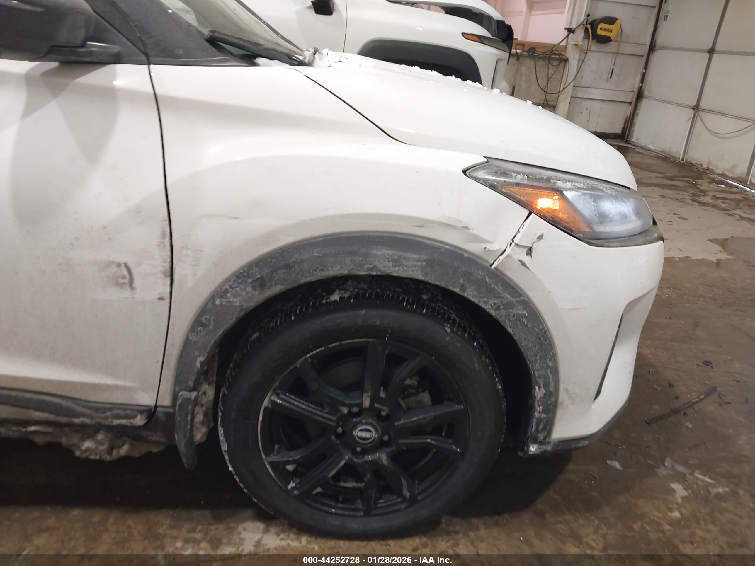 NISSAN KICKS image 6