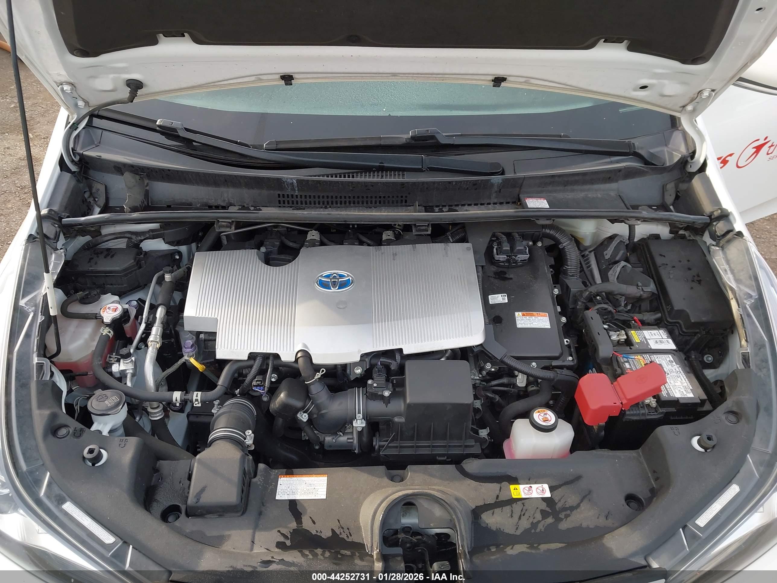 TOYOTA PRIUS image 10
