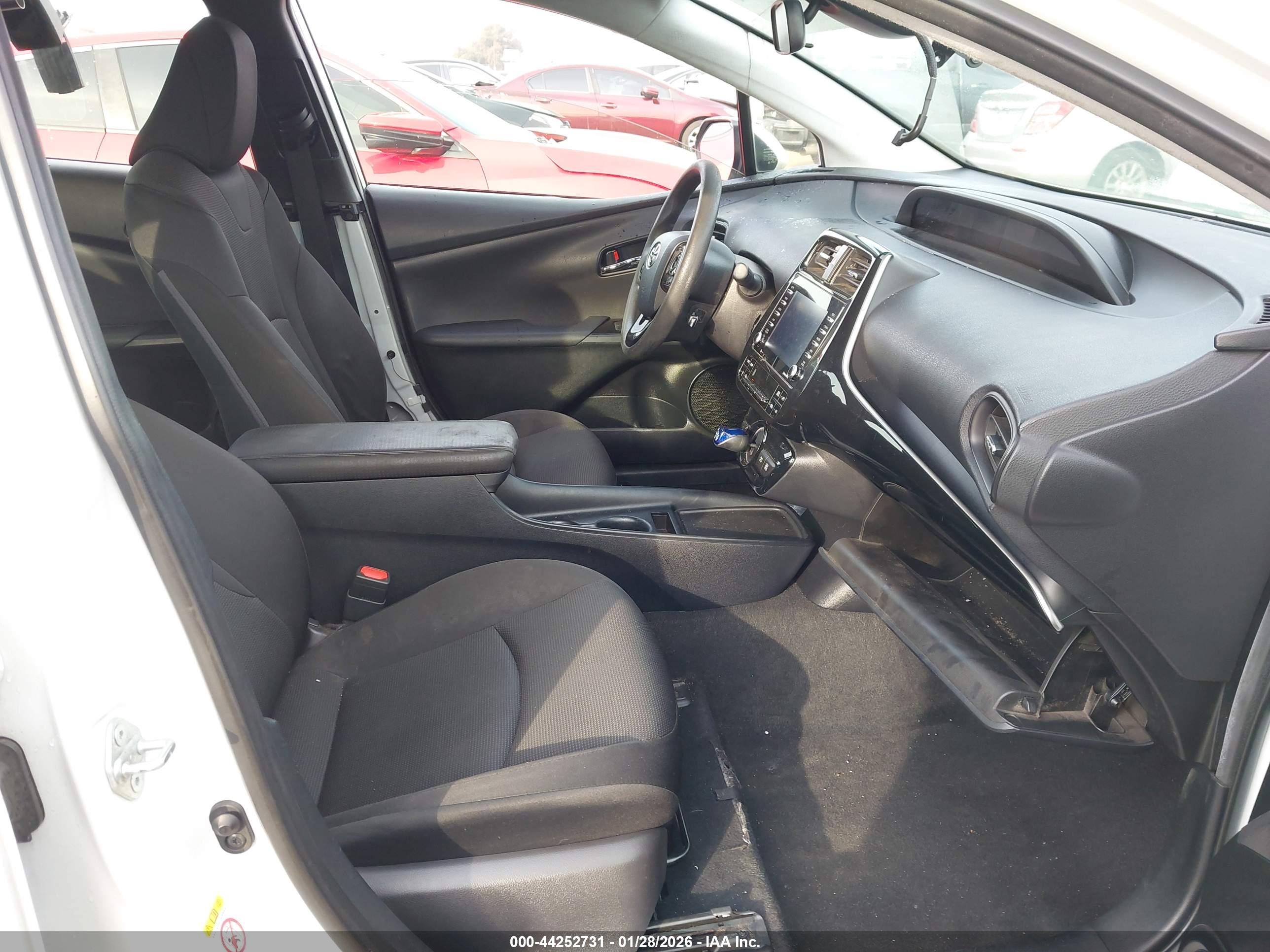 TOYOTA PRIUS image 5