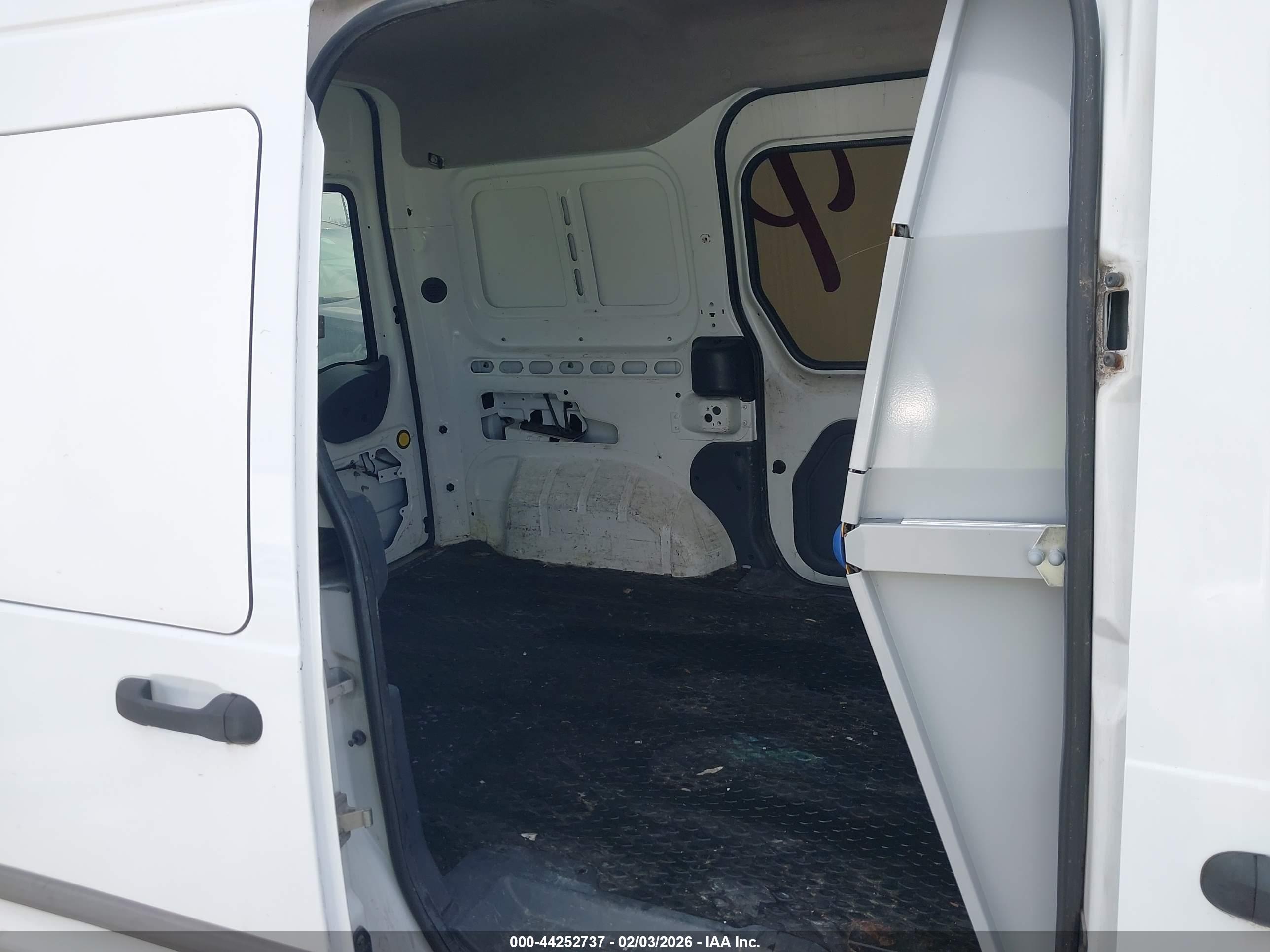 FORD TRANSIT image 8