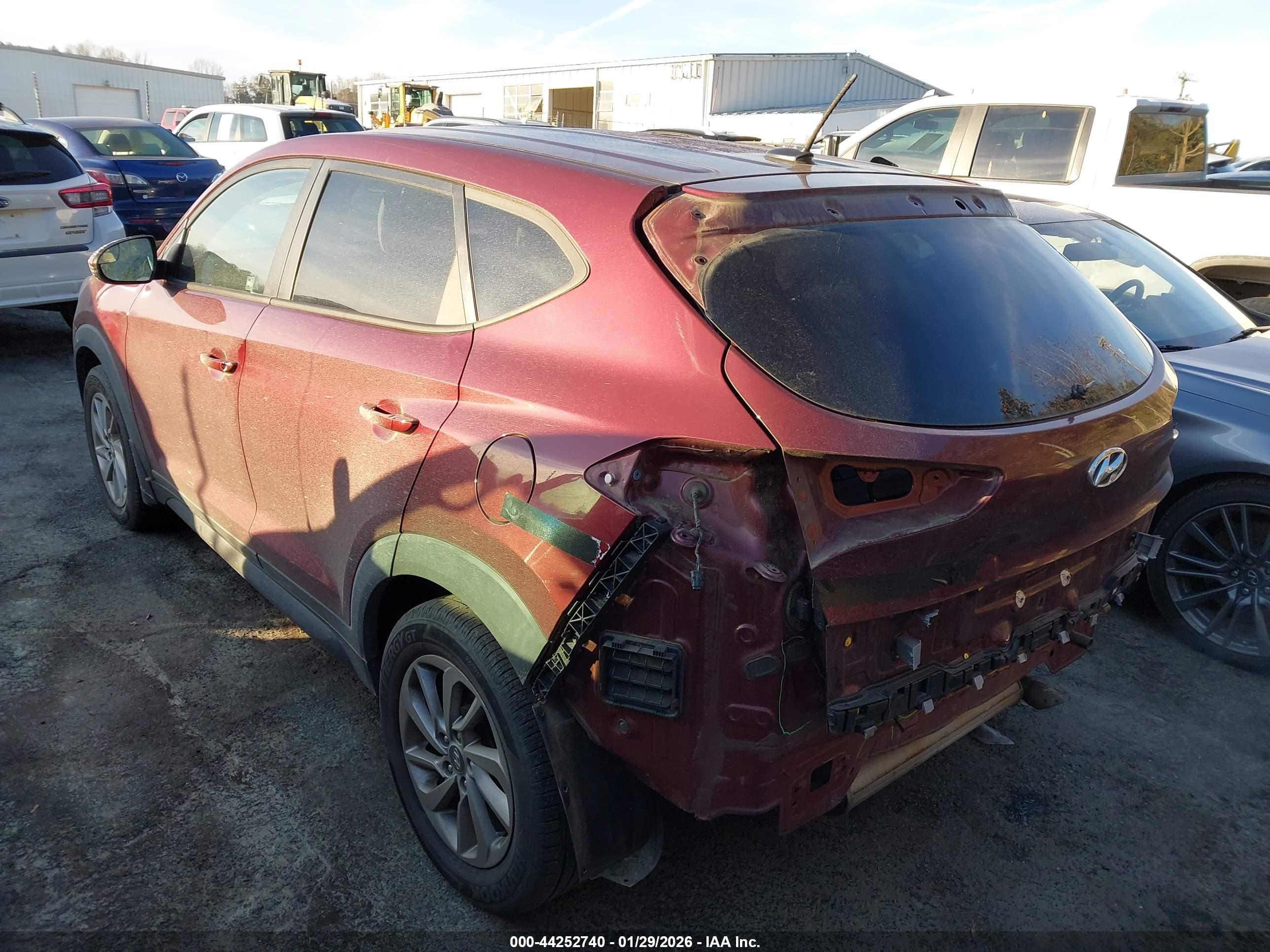 HYUNDAI TUCSON image 3