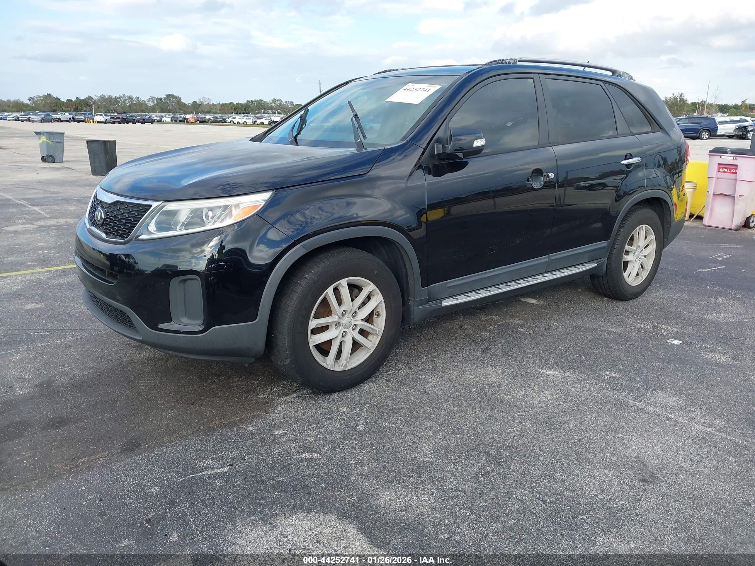KIA SORENTO image 2
