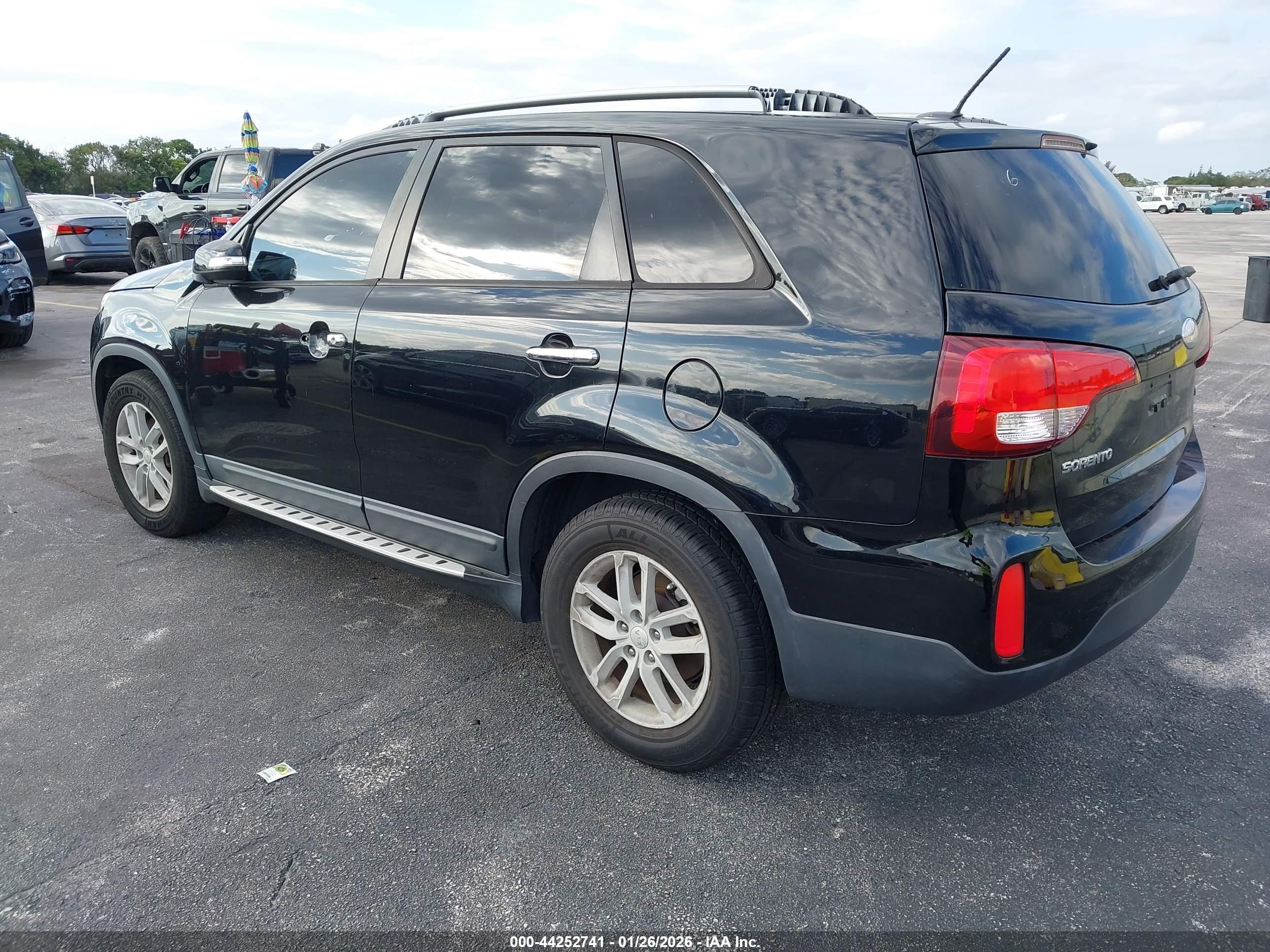 KIA SORENTO image 3