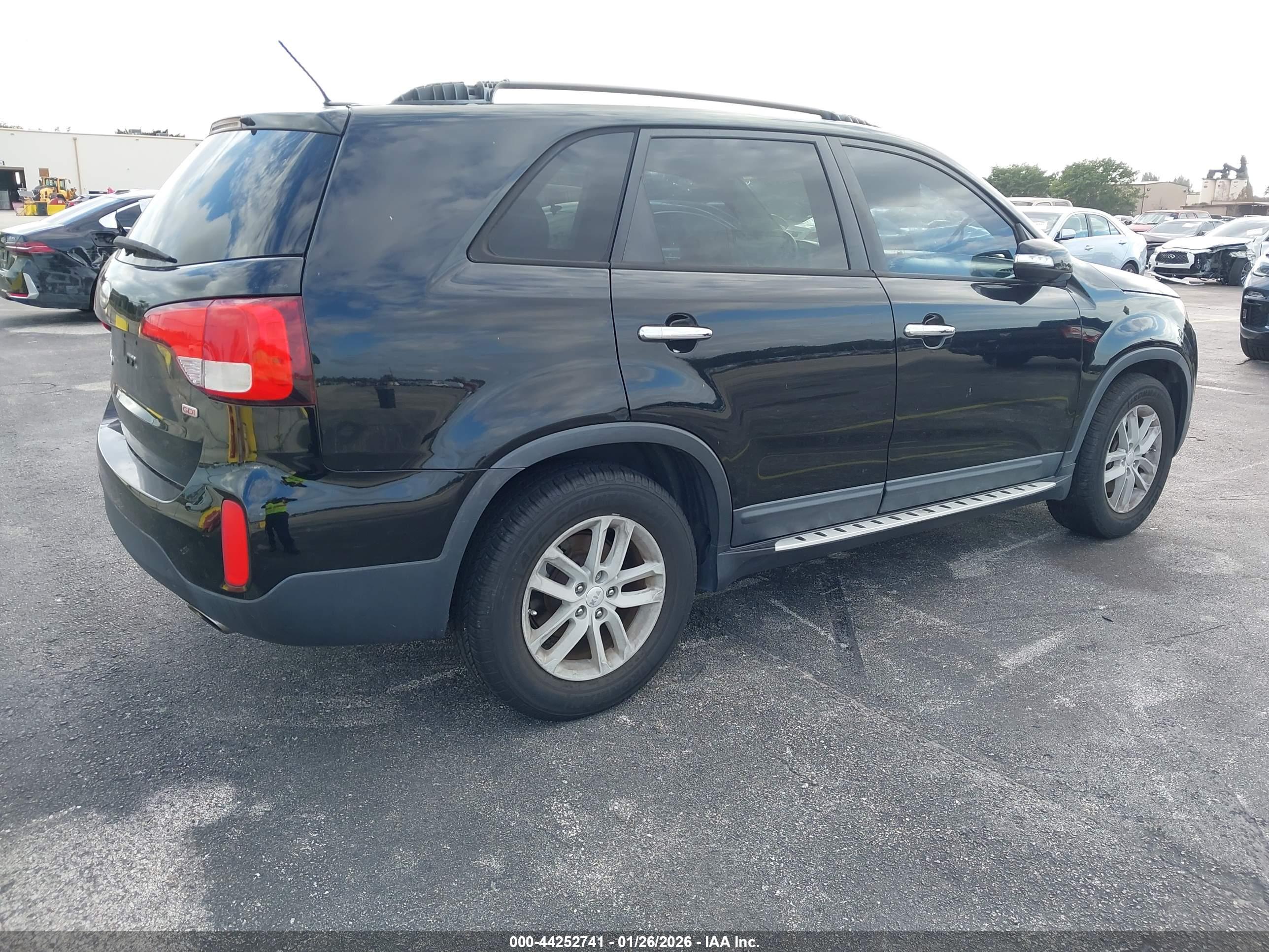 KIA SORENTO image 4